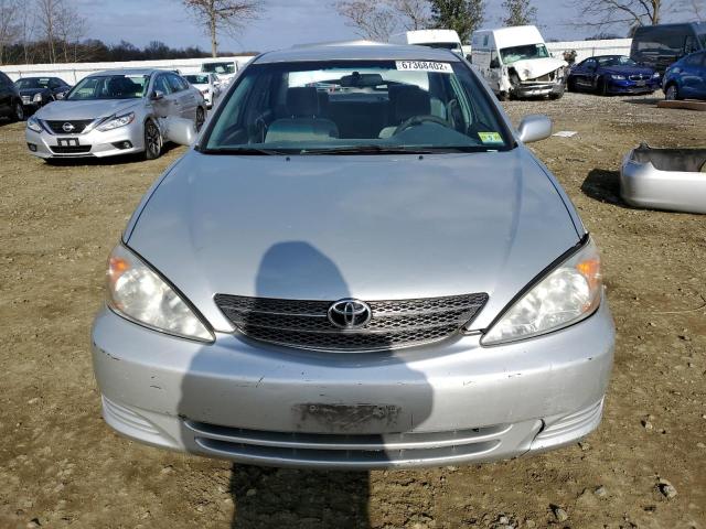 Photo 4 VIN: 4T1BE32KX3U681531 - TOYOTA CAMRY 