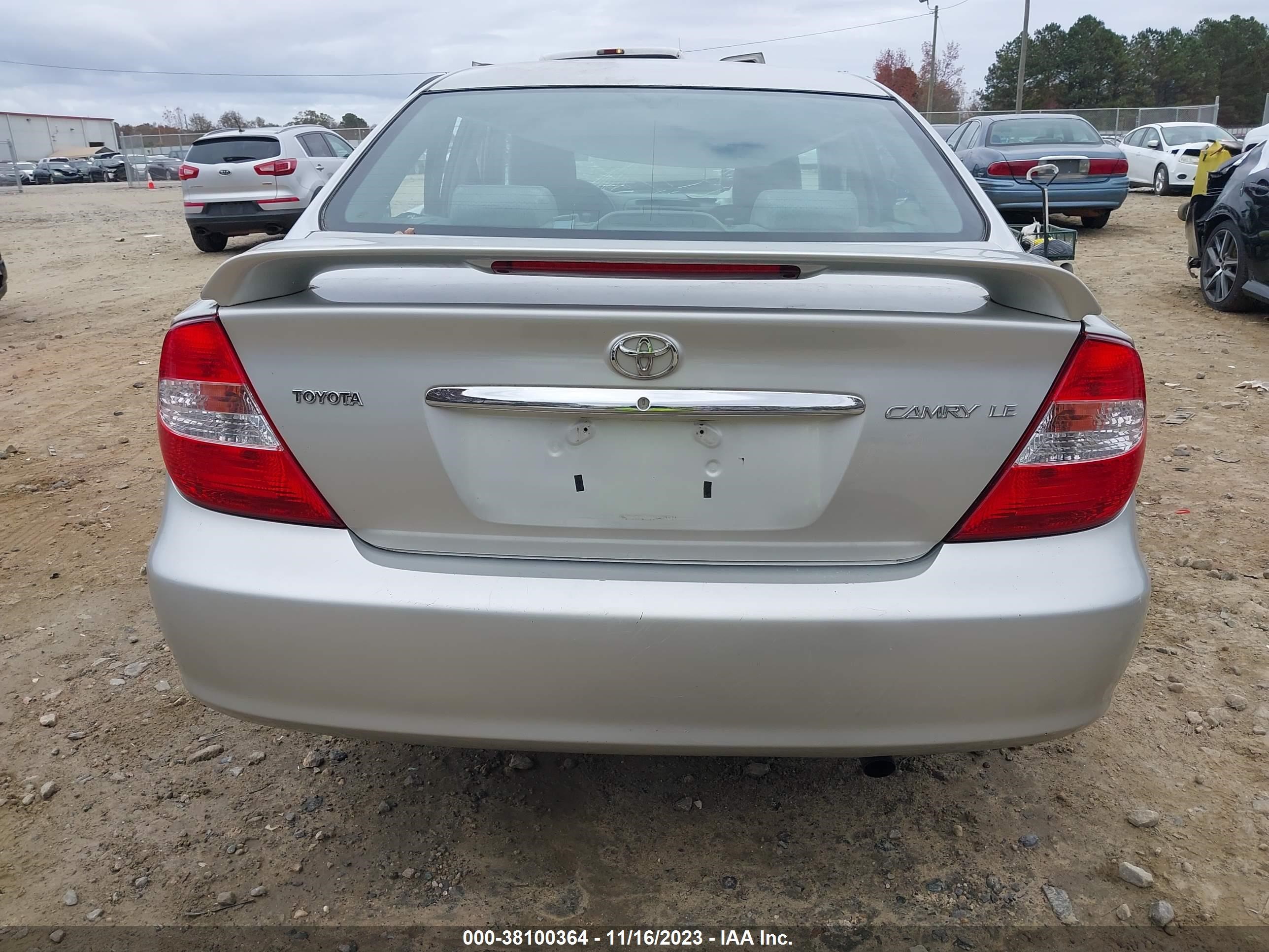 Photo 14 VIN: 4T1BE32KX3U768135 - TOYOTA CAMRY 