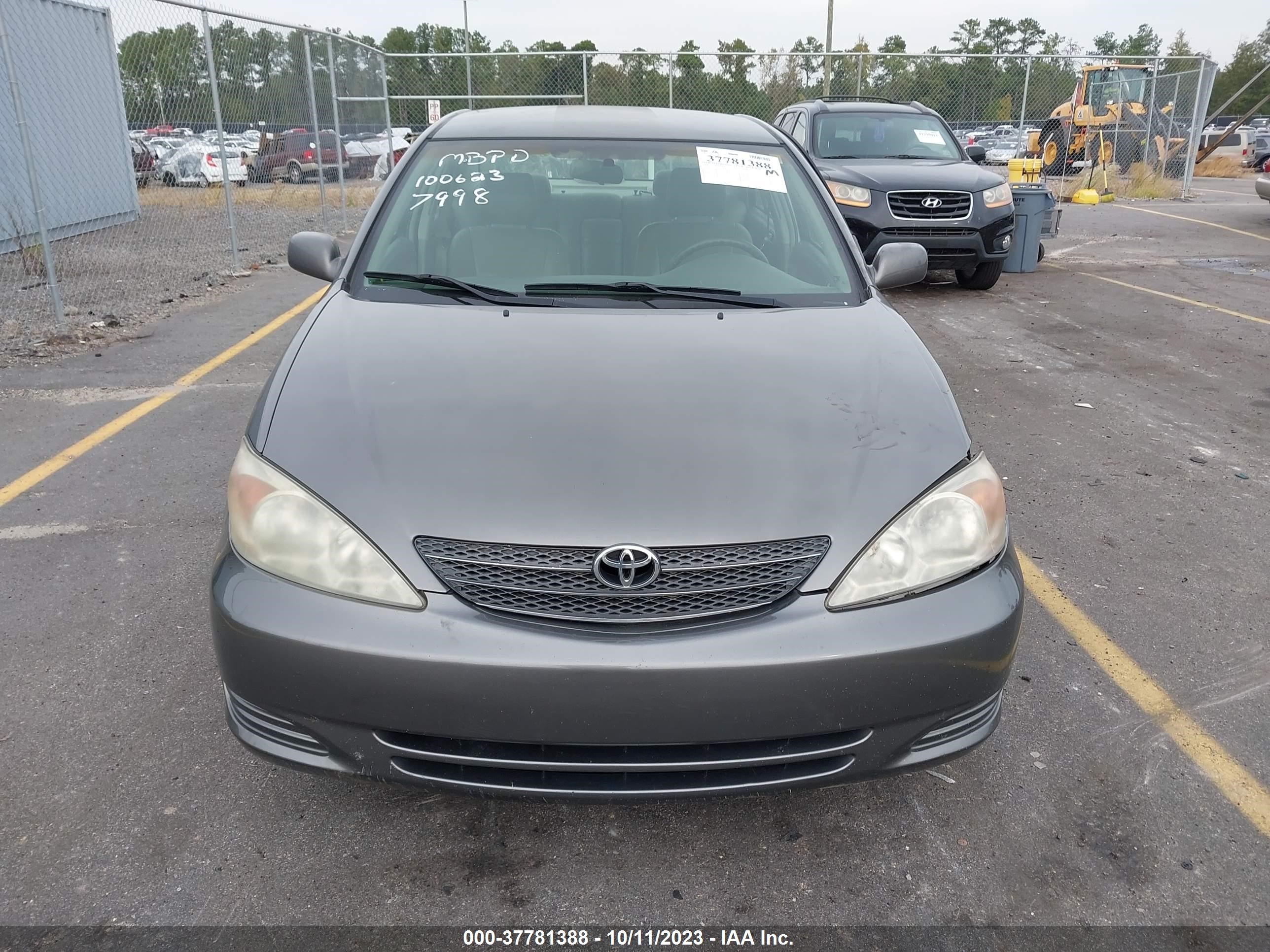 Photo 11 VIN: 4T1BE32KX4U917998 - TOYOTA CAMRY 