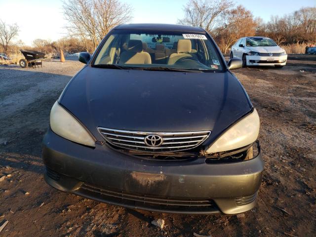 Photo 4 VIN: 4T1BE32KX5U006572 - TOYOTA CAMRY 