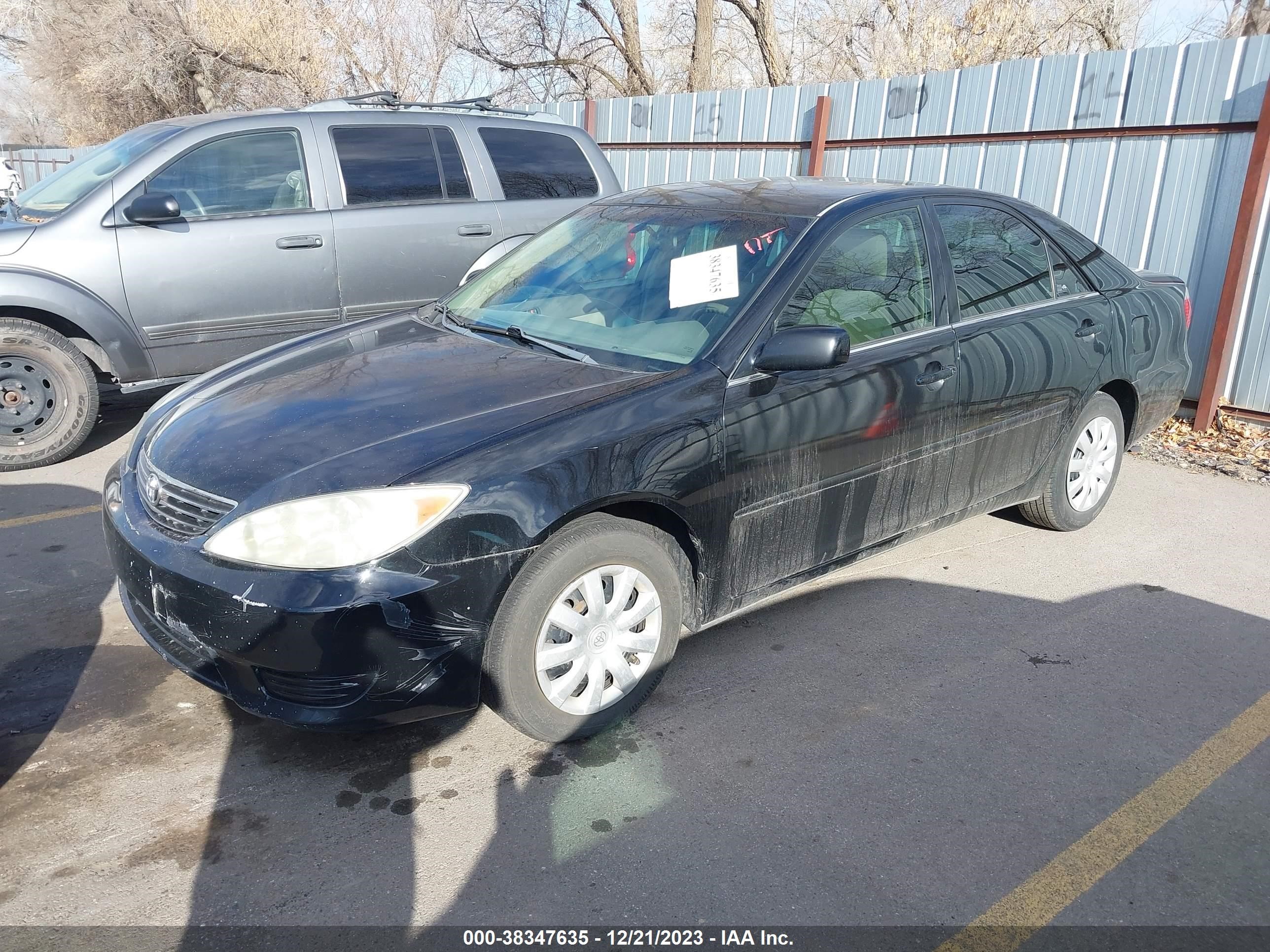 Photo 1 VIN: 4T1BE32KX5U056016 - TOYOTA CAMRY 