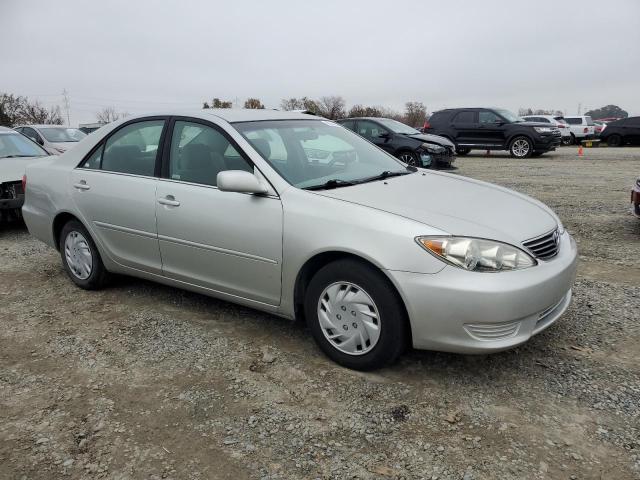 Photo 3 VIN: 4T1BE32KX5U071910 - TOYOTA CAMRY LE 