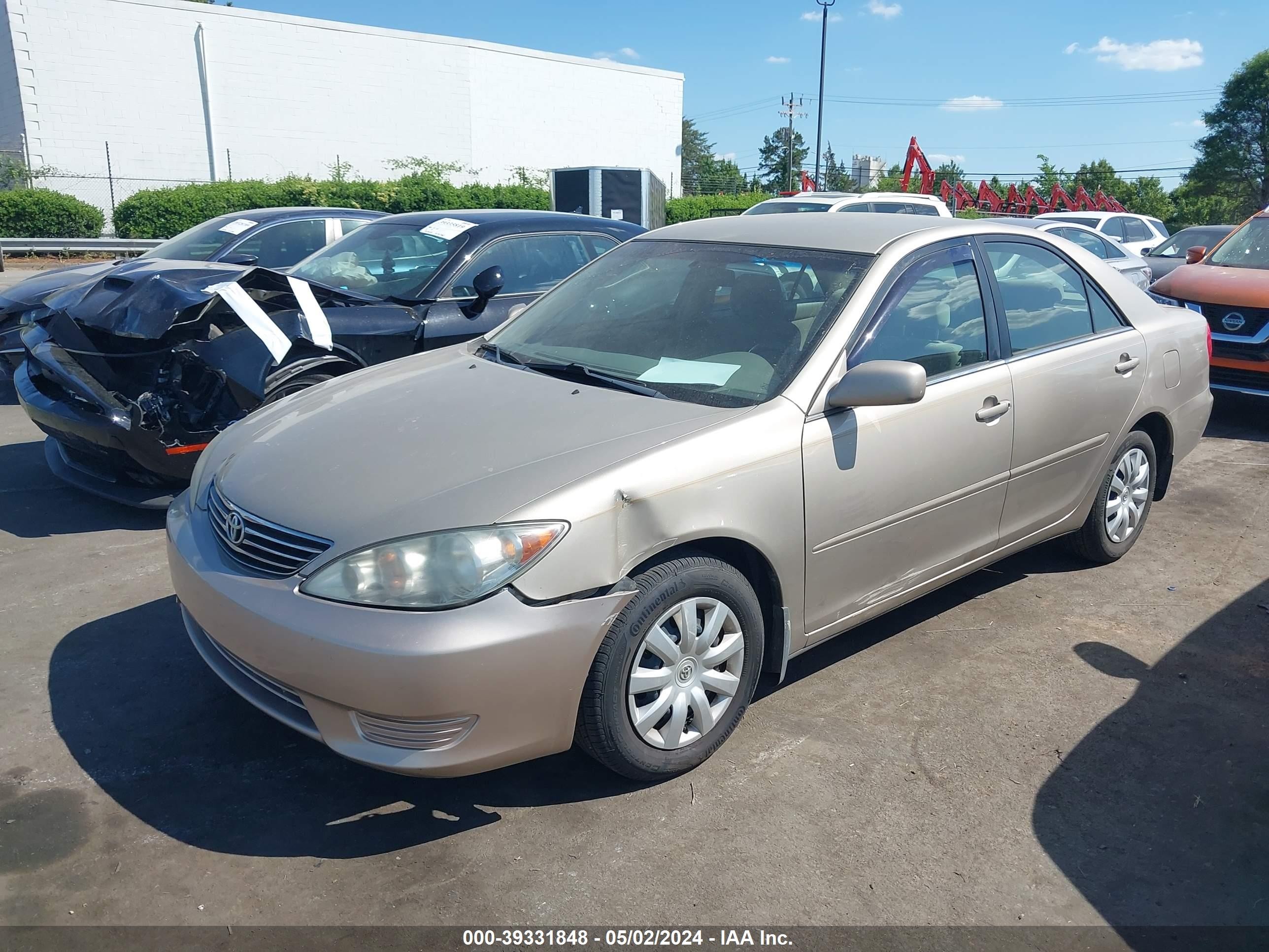 Photo 1 VIN: 4T1BE32KX5U076959 - TOYOTA CAMRY 