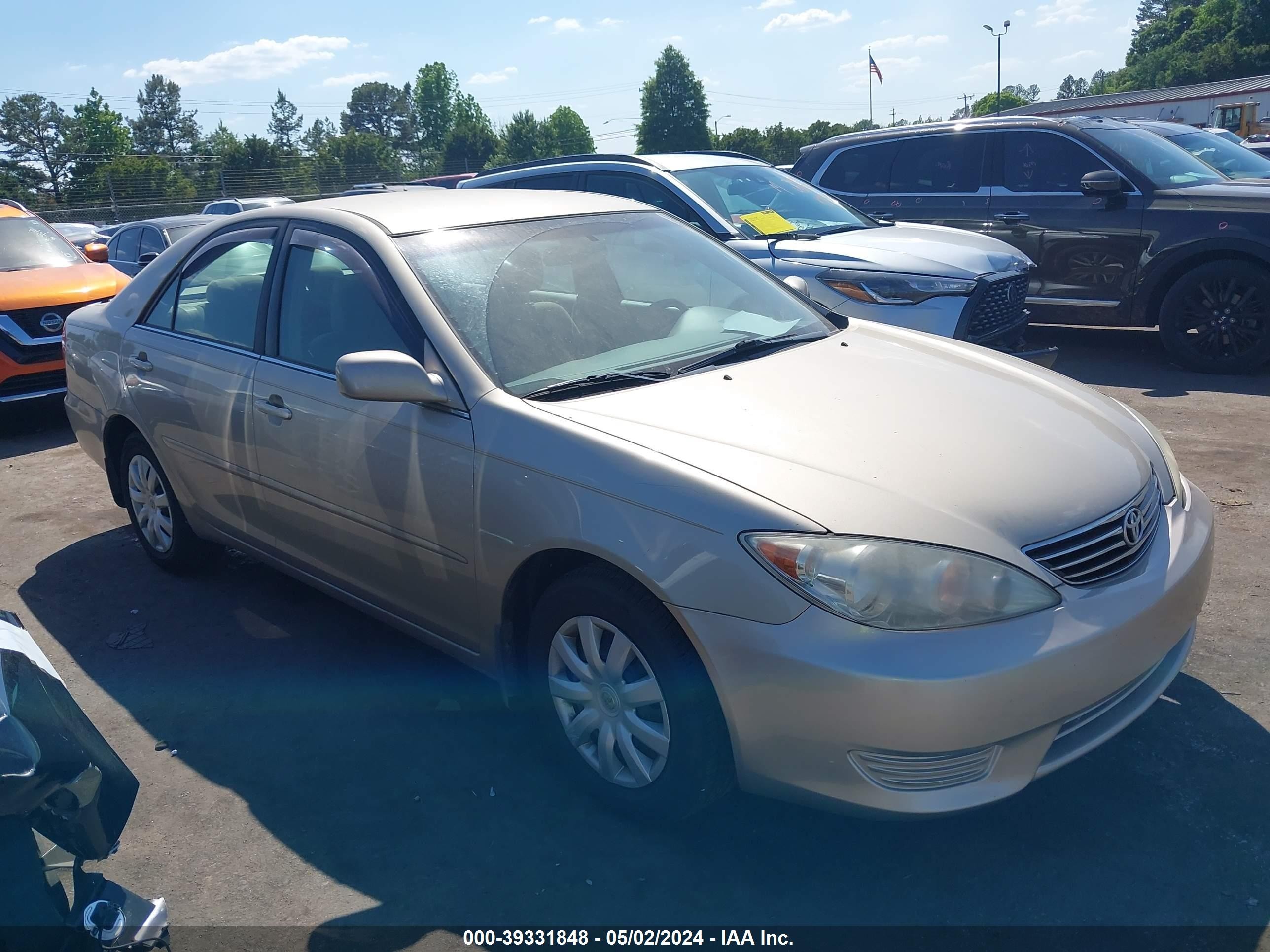 Photo 12 VIN: 4T1BE32KX5U076959 - TOYOTA CAMRY 