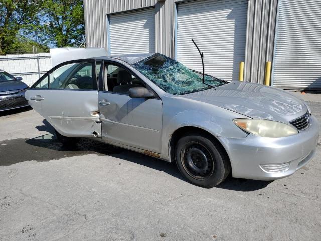 Photo 3 VIN: 4T1BE32KX5U077531 - TOYOTA CAMRY LE 