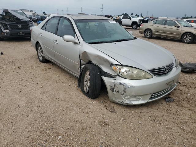 Photo 3 VIN: 4T1BE32KX5U420662 - TOYOTA CAMRY 