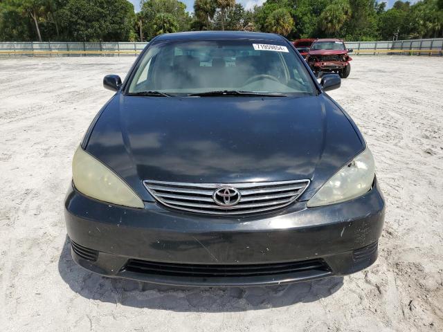 Photo 4 VIN: 4T1BE32KX5U425103 - TOYOTA CAMRY LE 