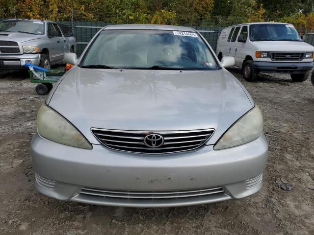 Photo 4 VIN: 4T1BE32KX5U546746 - TOYOTA CAMRY LE 