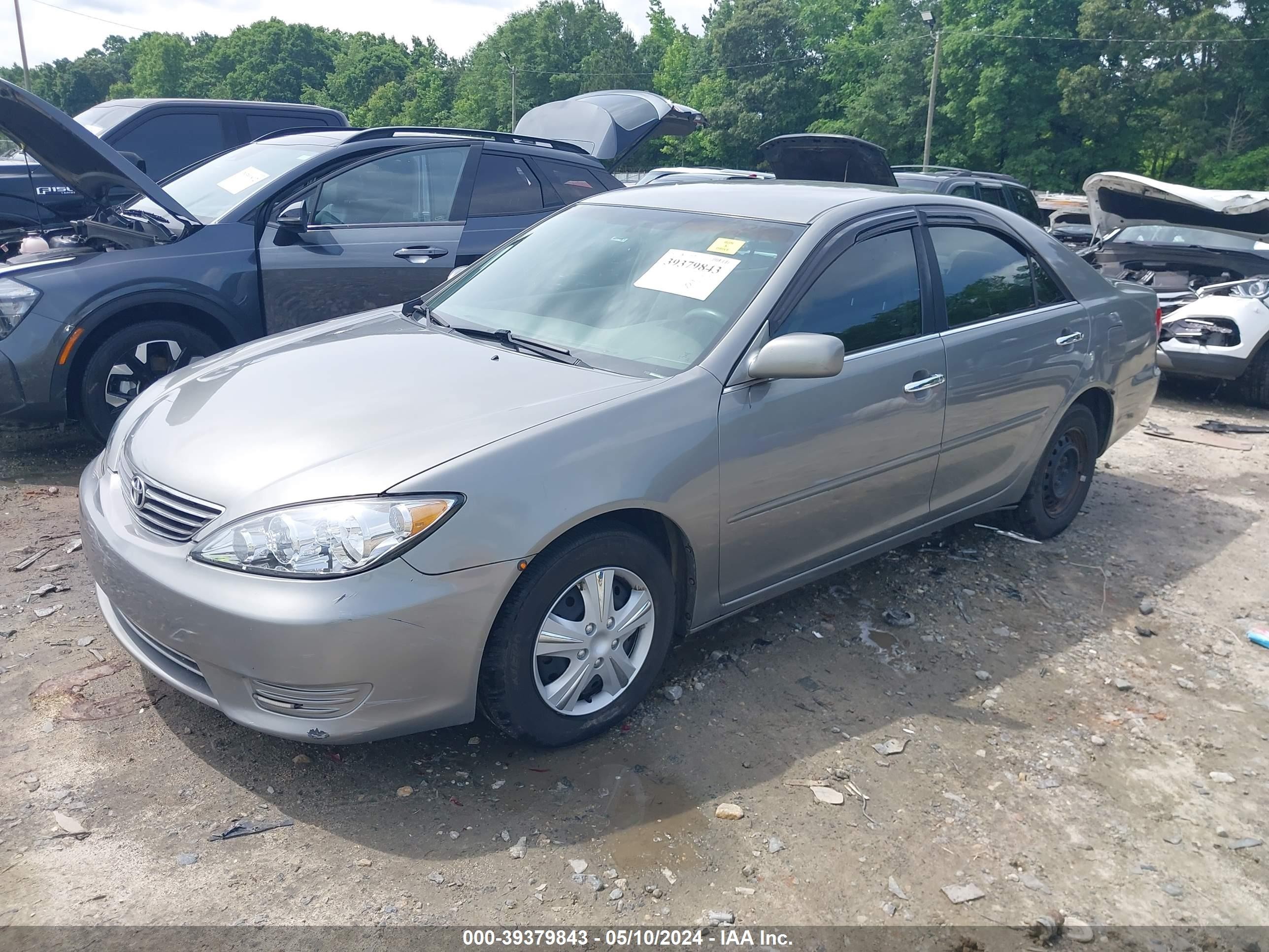 Photo 1 VIN: 4T1BE32KX5U560646 - TOYOTA CAMRY 