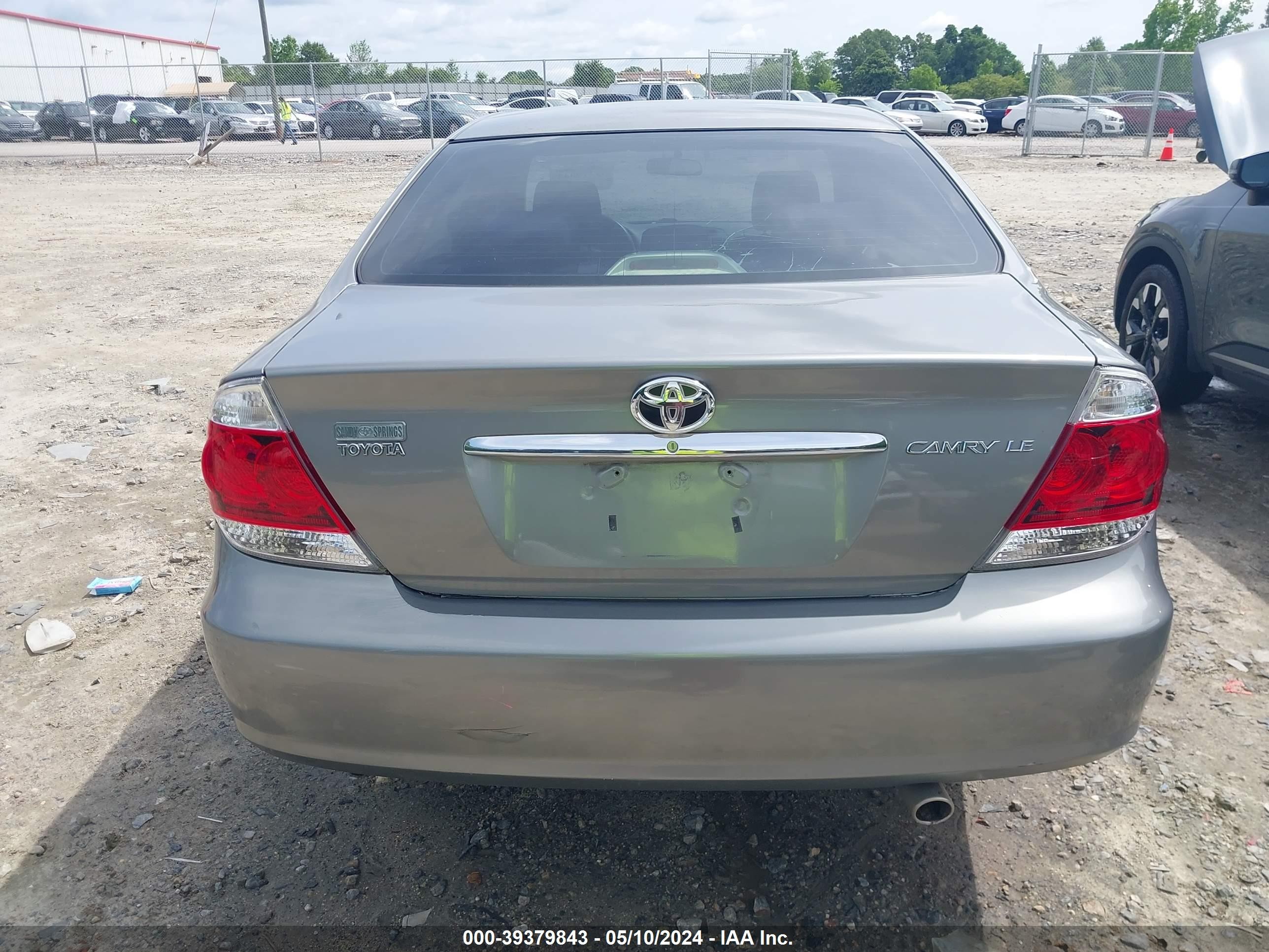 Photo 15 VIN: 4T1BE32KX5U560646 - TOYOTA CAMRY 