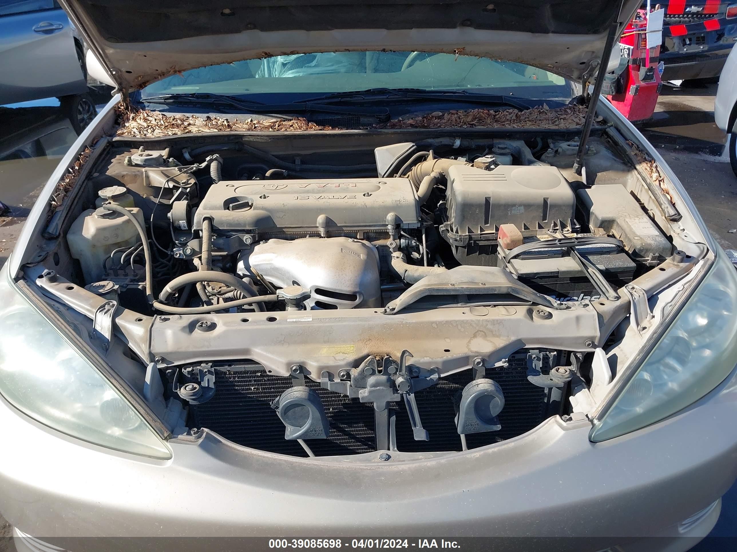 Photo 9 VIN: 4T1BE32KX5U569959 - TOYOTA CAMRY 