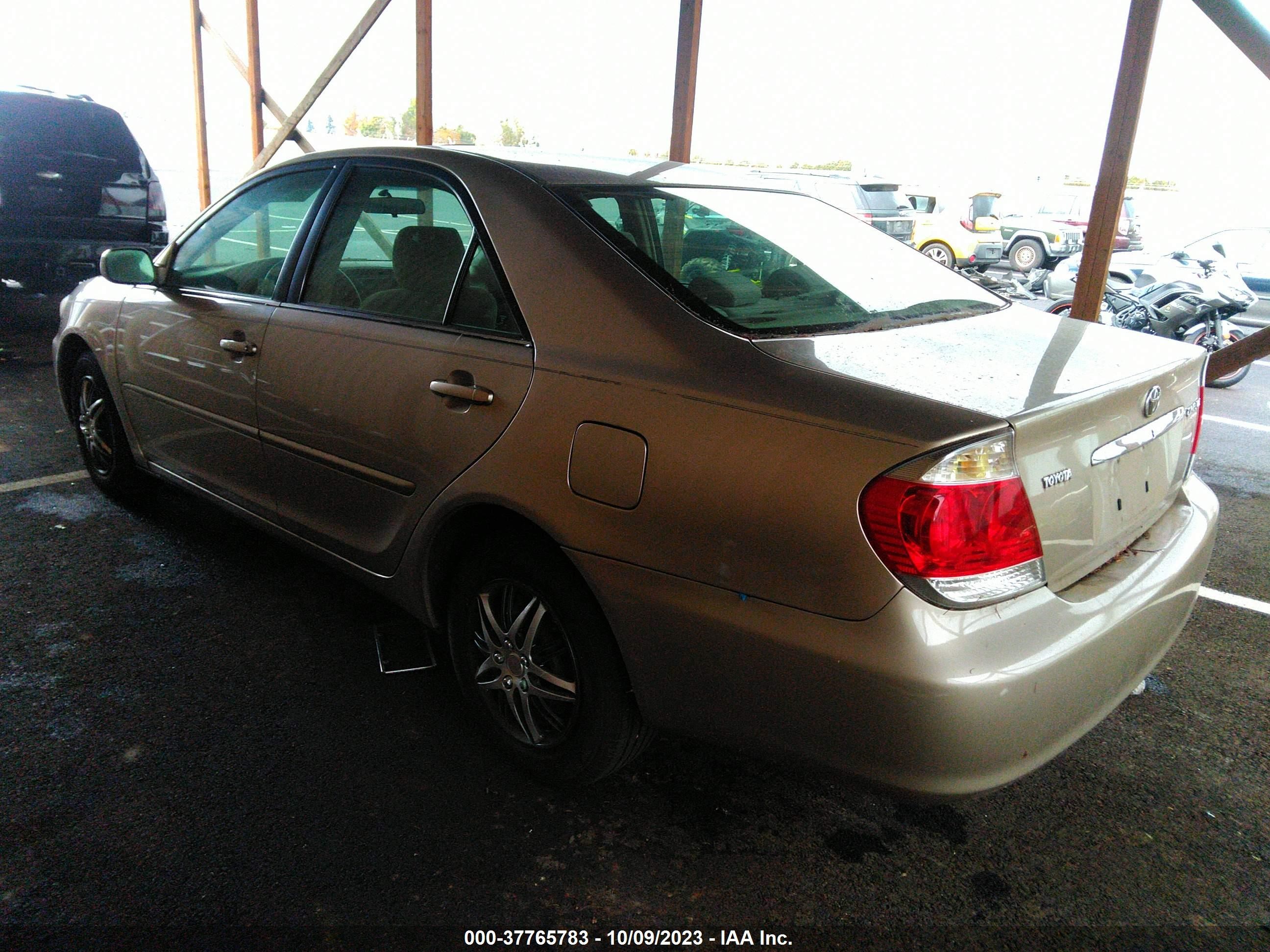 Photo 2 VIN: 4T1BE32KX5U578936 - TOYOTA CAMRY 