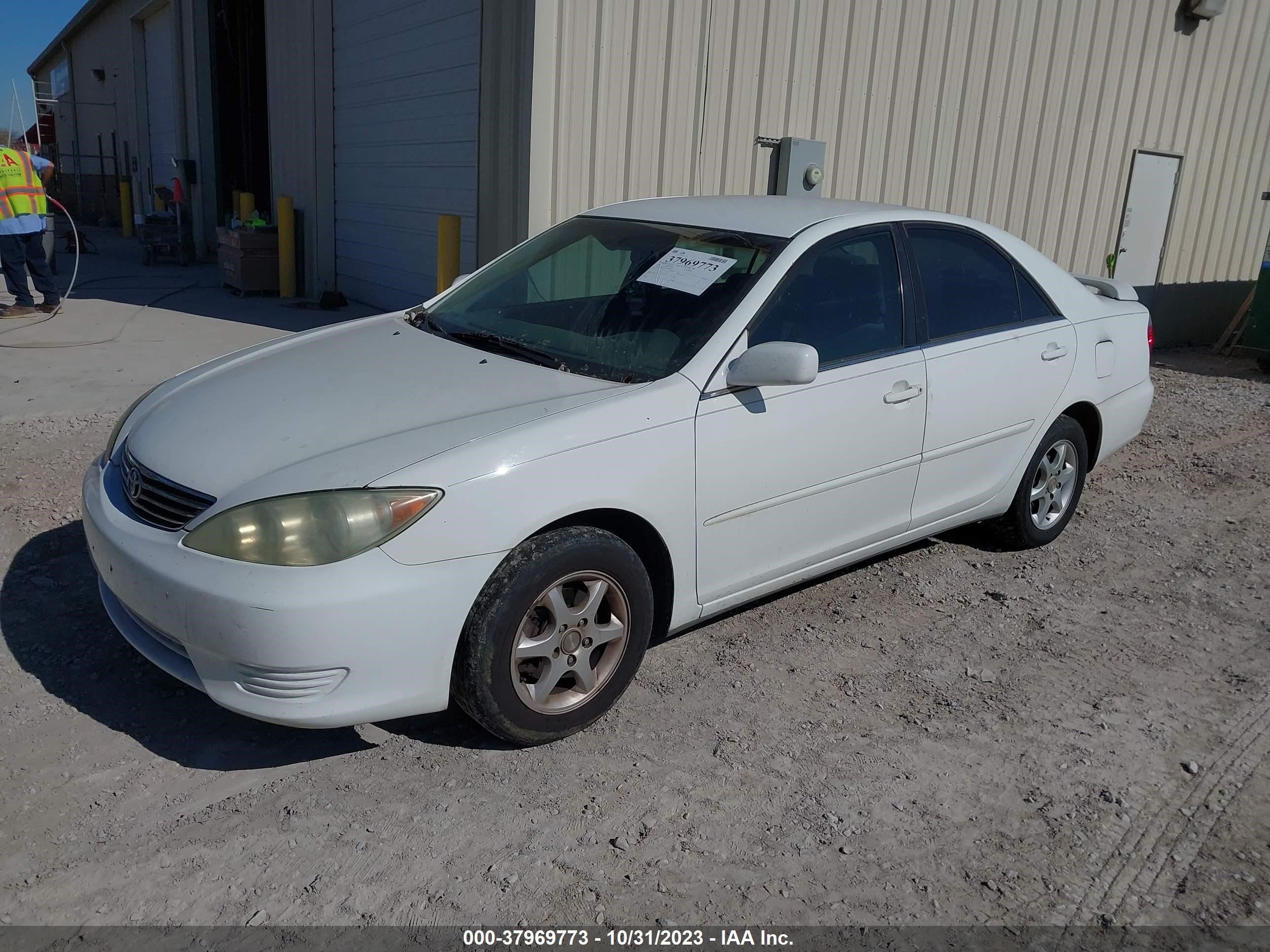 Photo 1 VIN: 4T1BE32KX5U603432 - TOYOTA CAMRY 