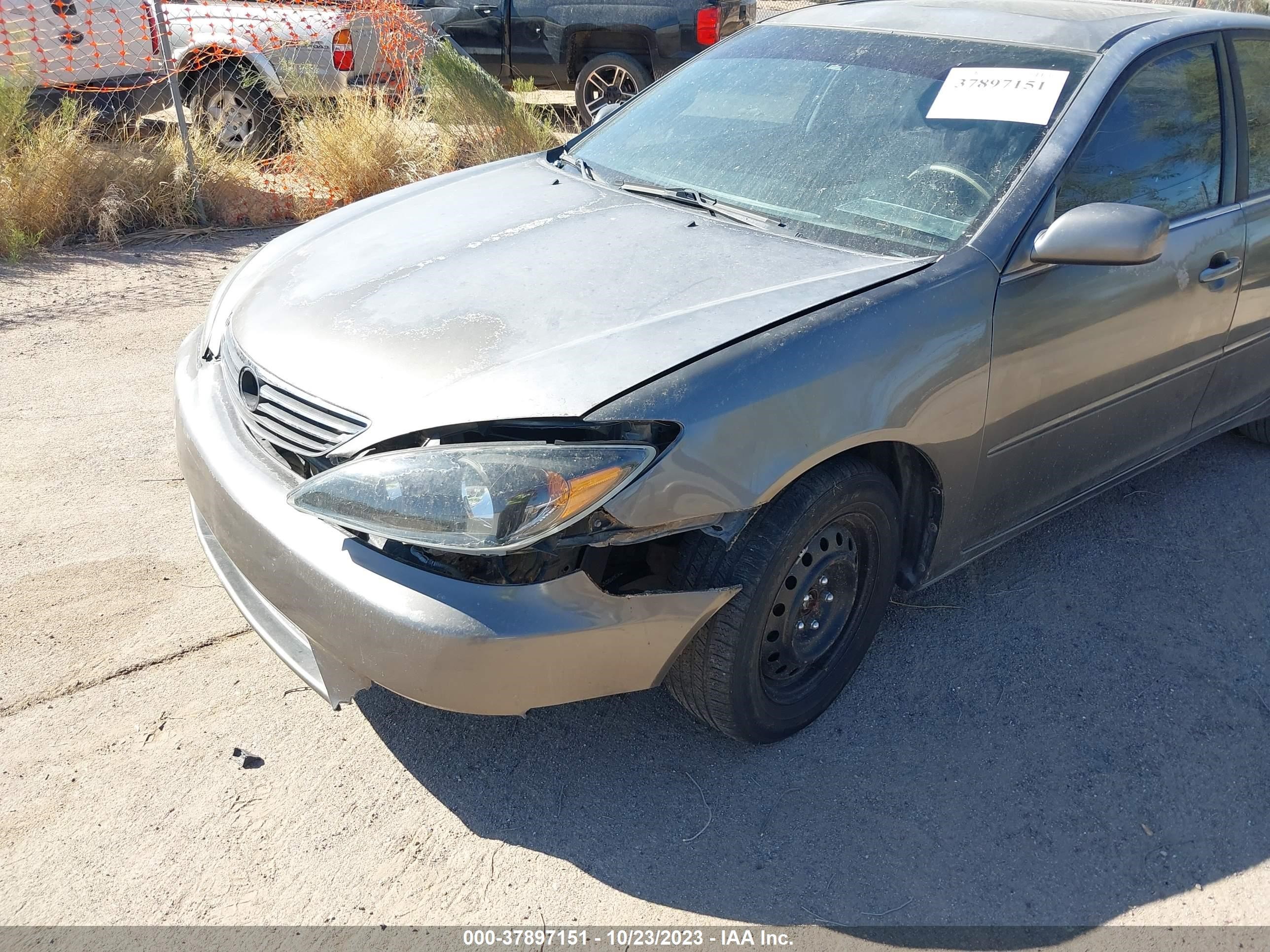 Photo 5 VIN: 4T1BE32KX5U612597 - TOYOTA CAMRY 