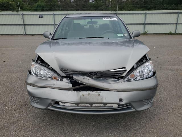 Photo 4 VIN: 4T1BE32KX5U617220 - TOYOTA CAMRY 