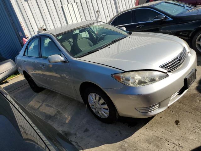 Photo 3 VIN: 4T1BE32KX5U638939 - TOYOTA CAMRY LE 