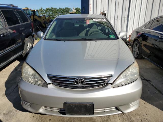 Photo 4 VIN: 4T1BE32KX5U638939 - TOYOTA CAMRY LE 