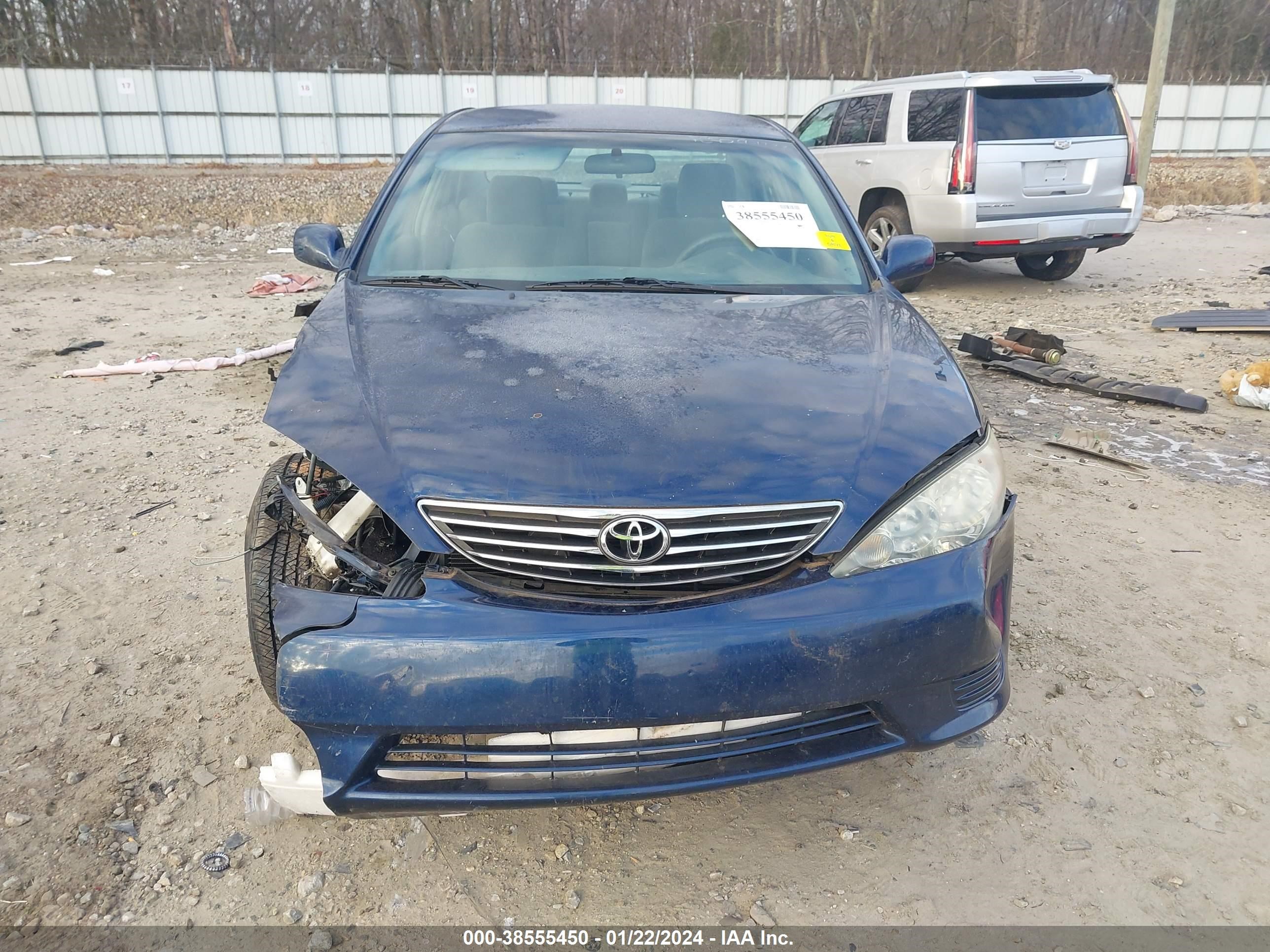 Photo 11 VIN: 4T1BE32KX6U111677 - TOYOTA CAMRY 