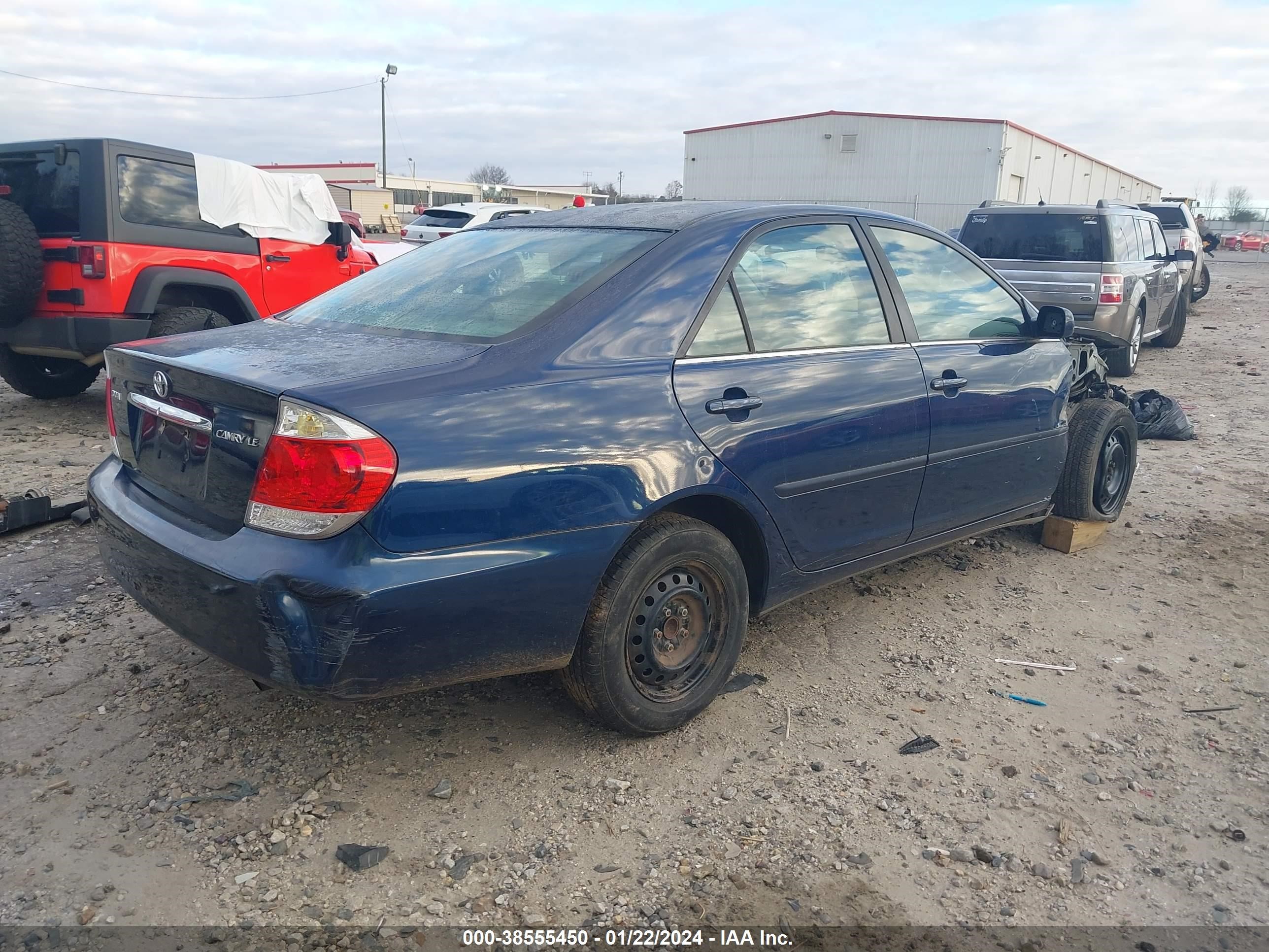 Photo 3 VIN: 4T1BE32KX6U111677 - TOYOTA CAMRY 