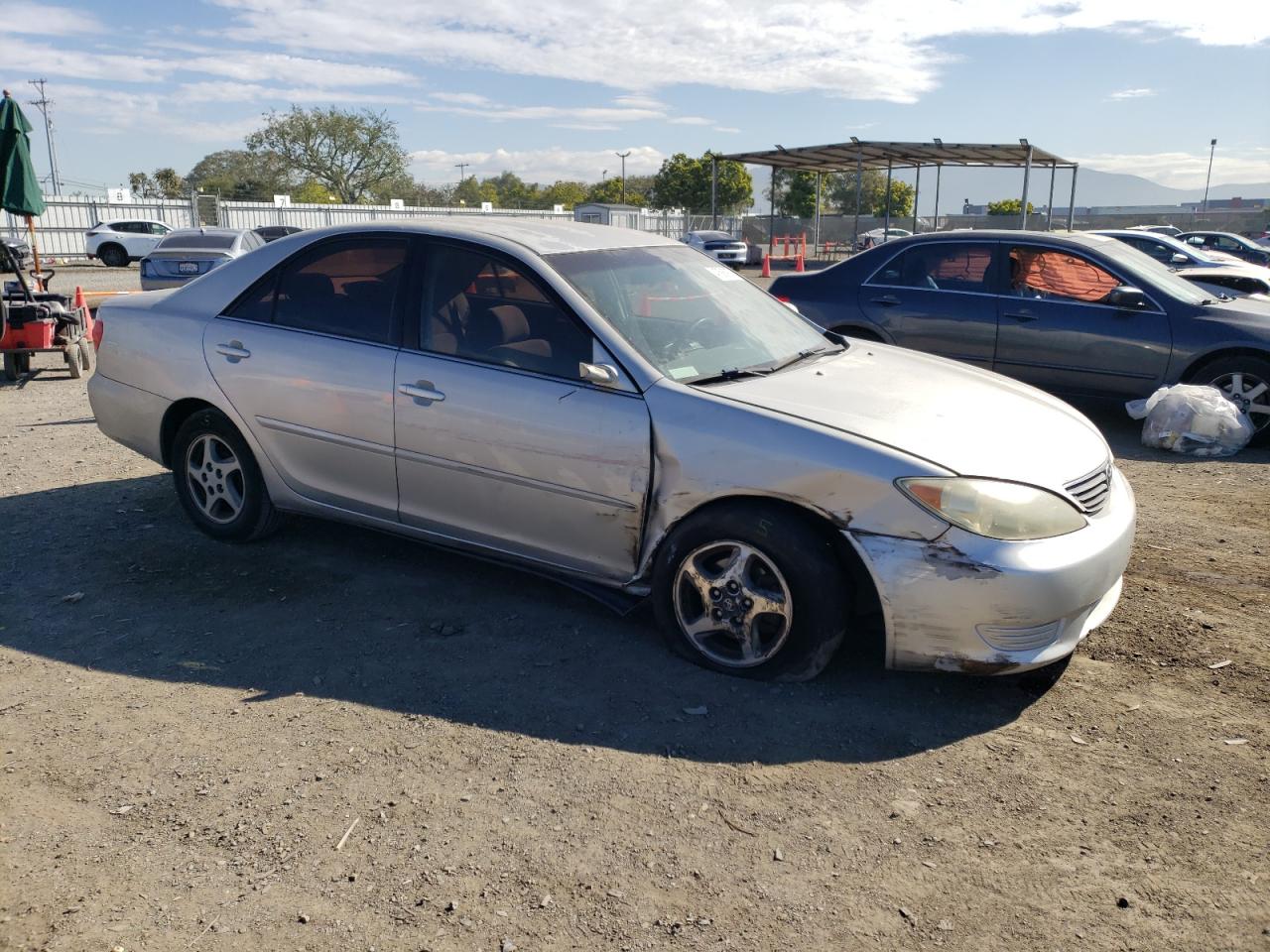 Photo 3 VIN: 4T1BE32KX6U164878 - TOYOTA CAMRY 