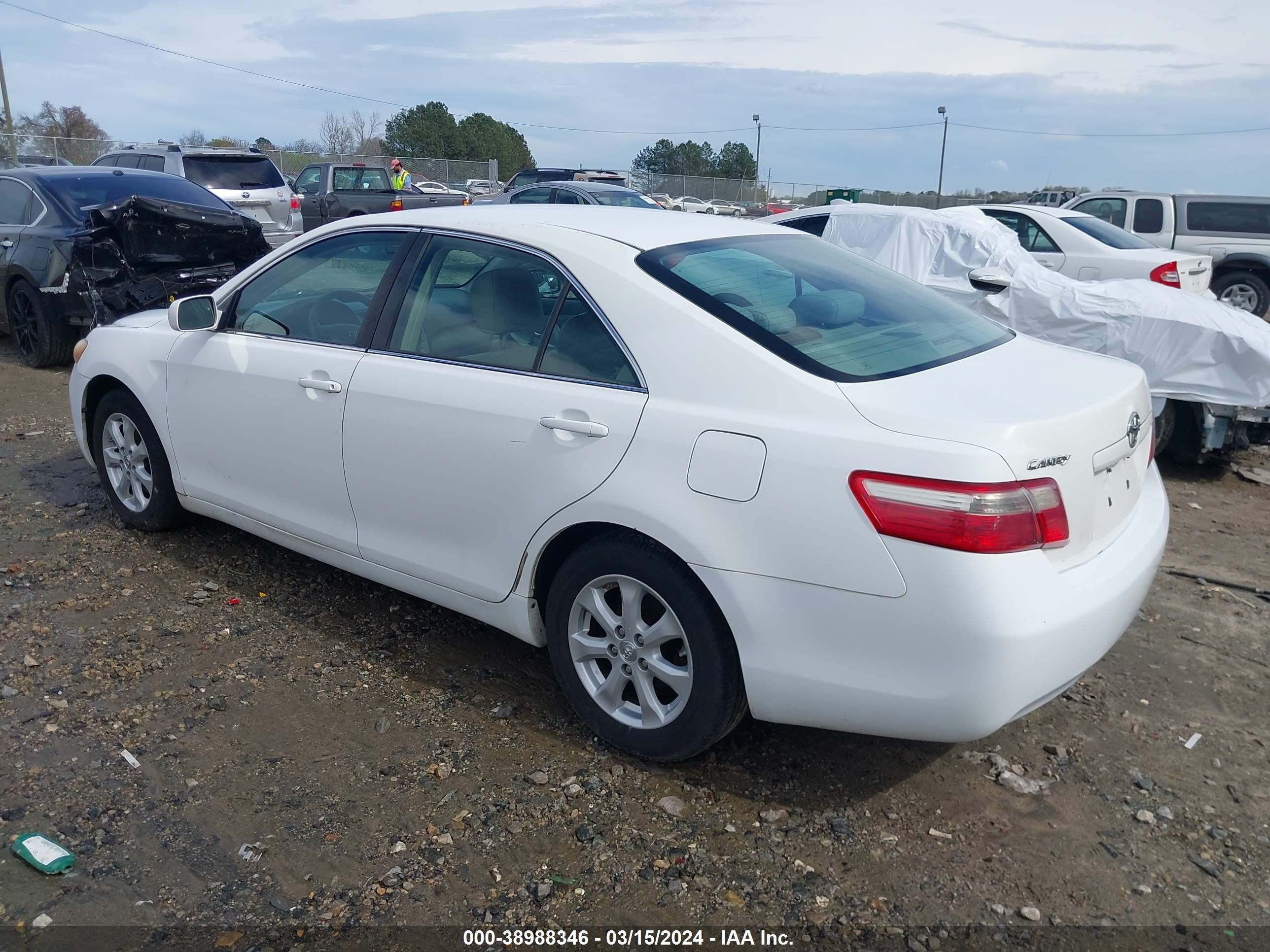 Photo 2 VIN: 4T1BE46K07U540845 - TOYOTA CAMRY 