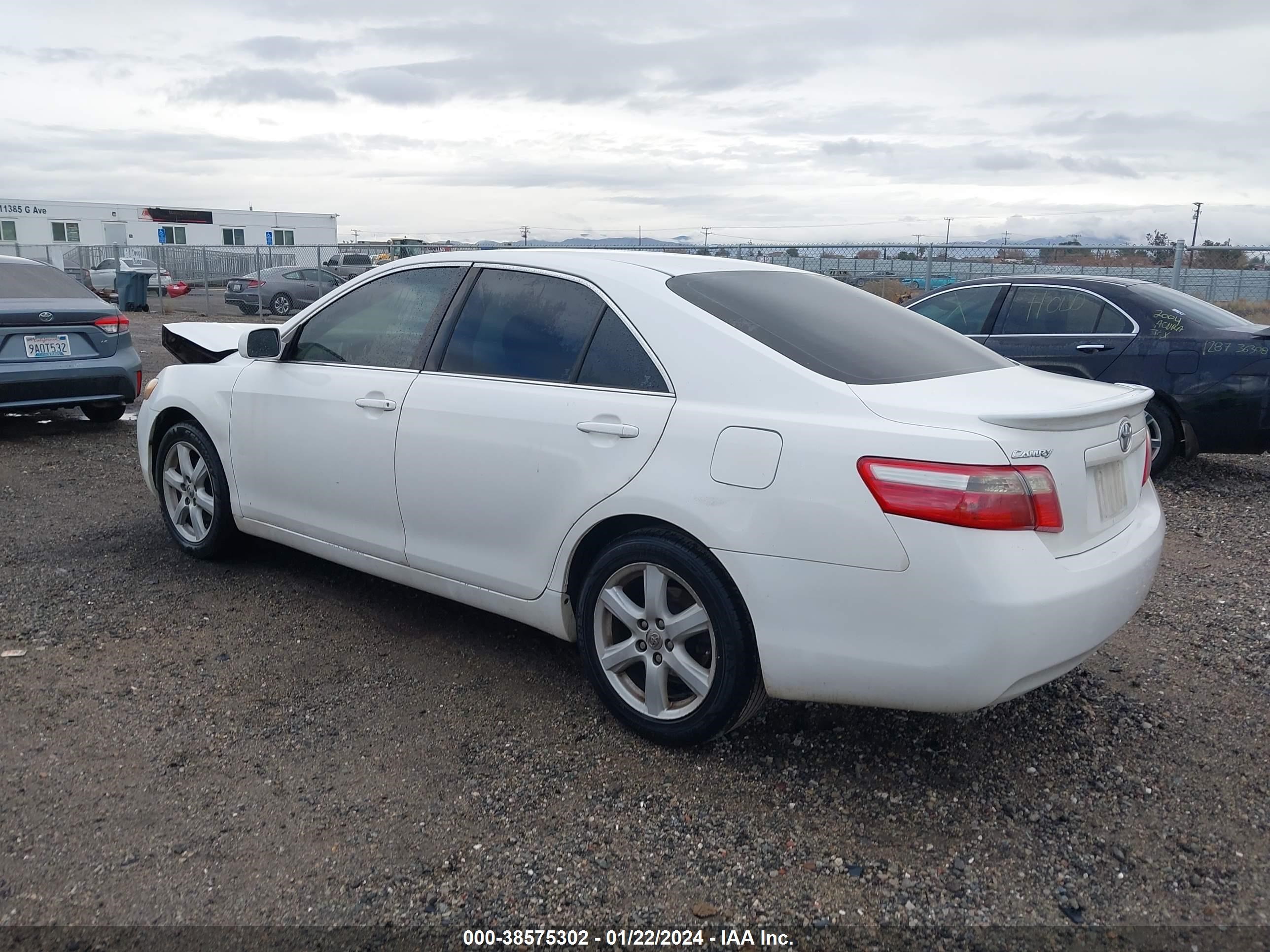 Photo 2 VIN: 4T1BE46K07U566619 - TOYOTA CAMRY 