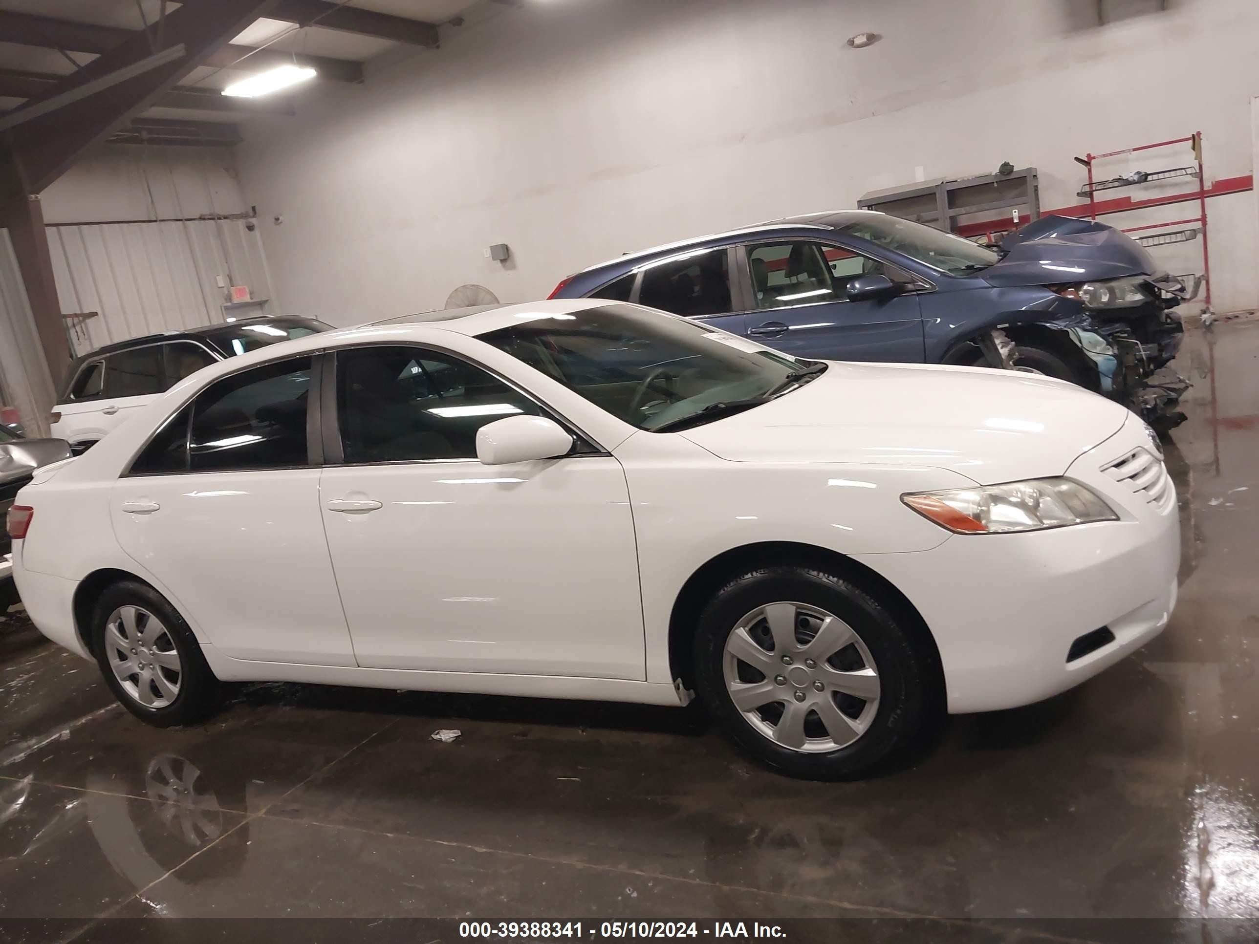 Photo 12 VIN: 4T1BE46K07U688171 - TOYOTA CAMRY 