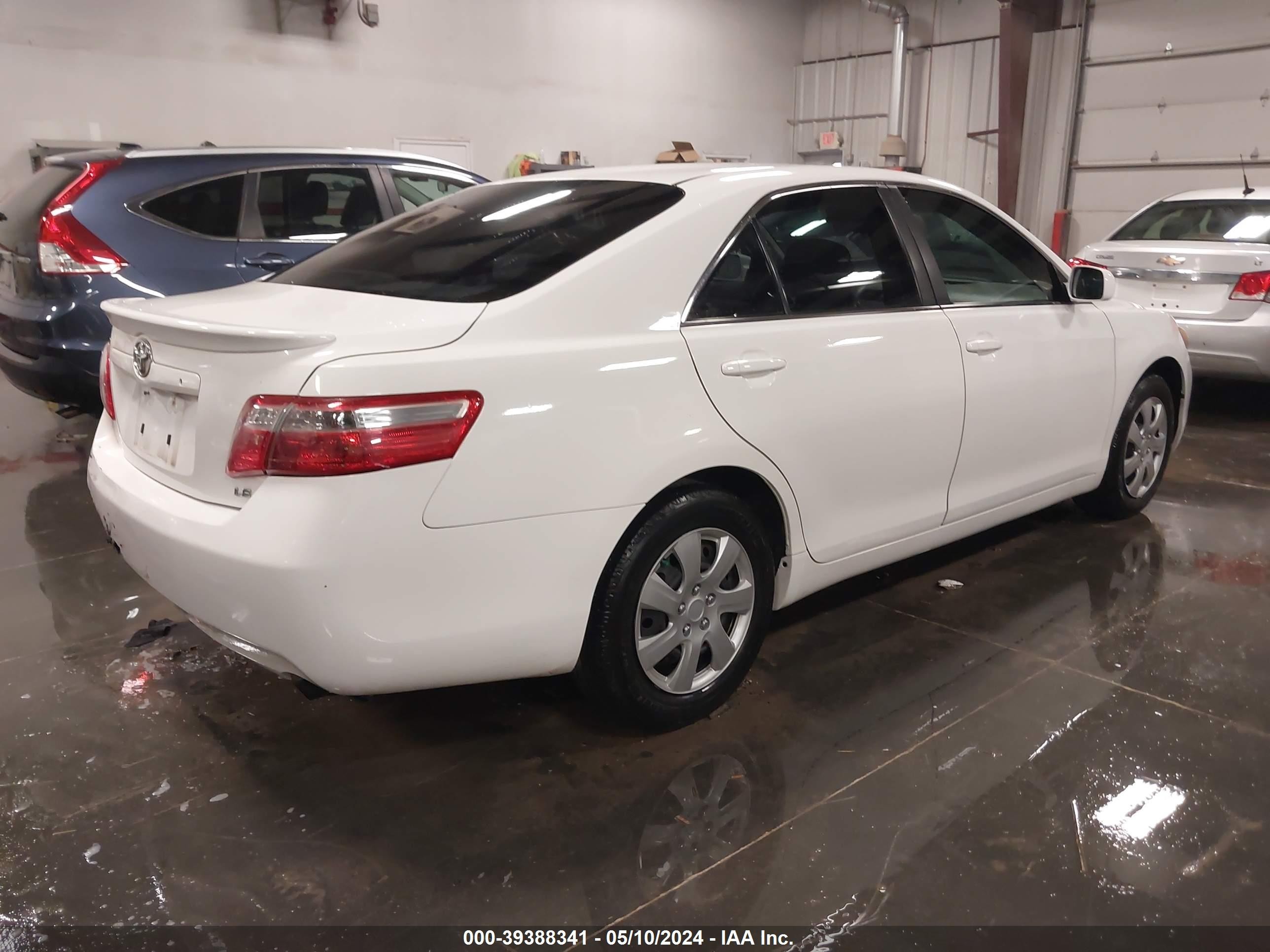 Photo 3 VIN: 4T1BE46K07U688171 - TOYOTA CAMRY 