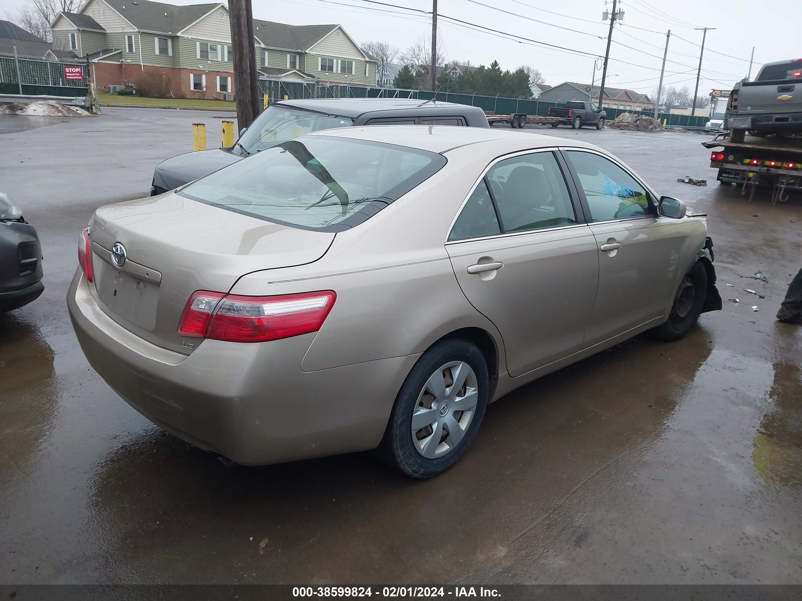 Photo 3 VIN: 4T1BE46K07U692947 - TOYOTA CAMRY 