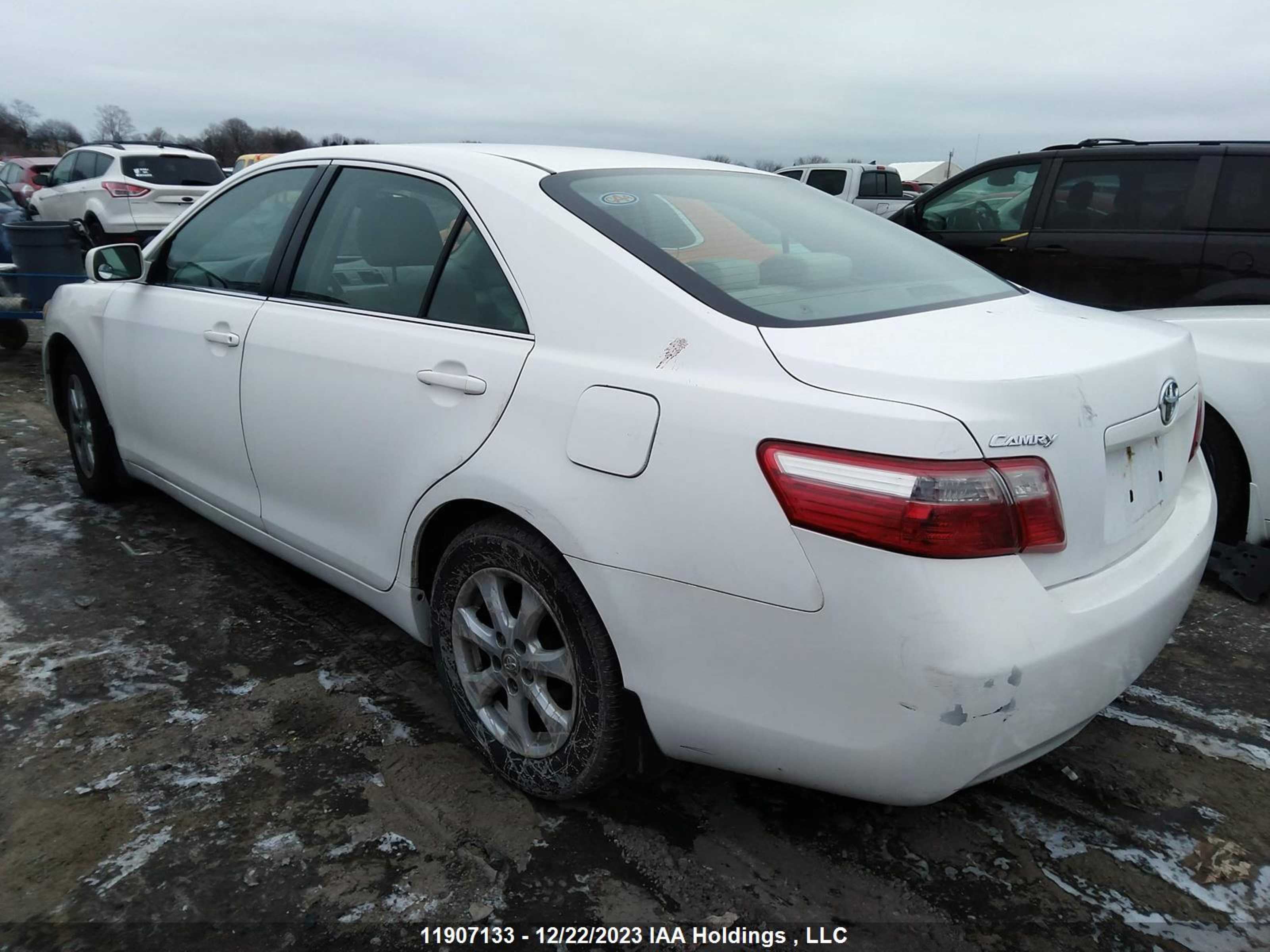 Photo 2 VIN: 4T1BE46K07U705681 - TOYOTA CAMRY 