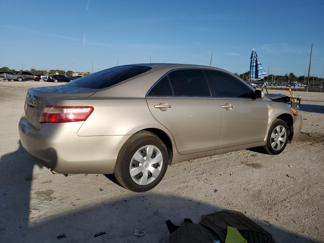 Photo 2 VIN: 4T1BE46K07U712288 - TOYOTA CAMRY 