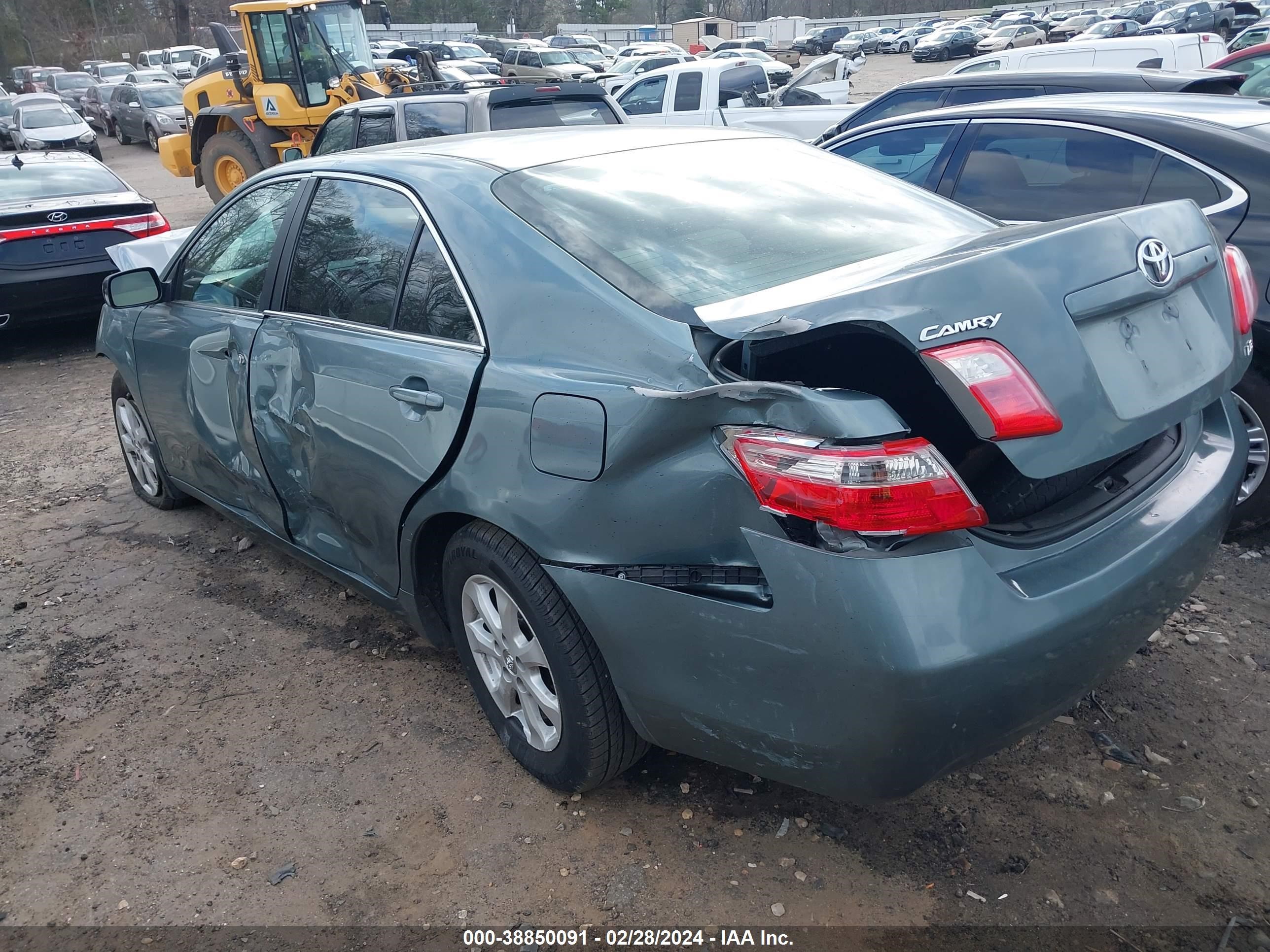 Photo 2 VIN: 4T1BE46K09U863280 - TOYOTA CAMRY 