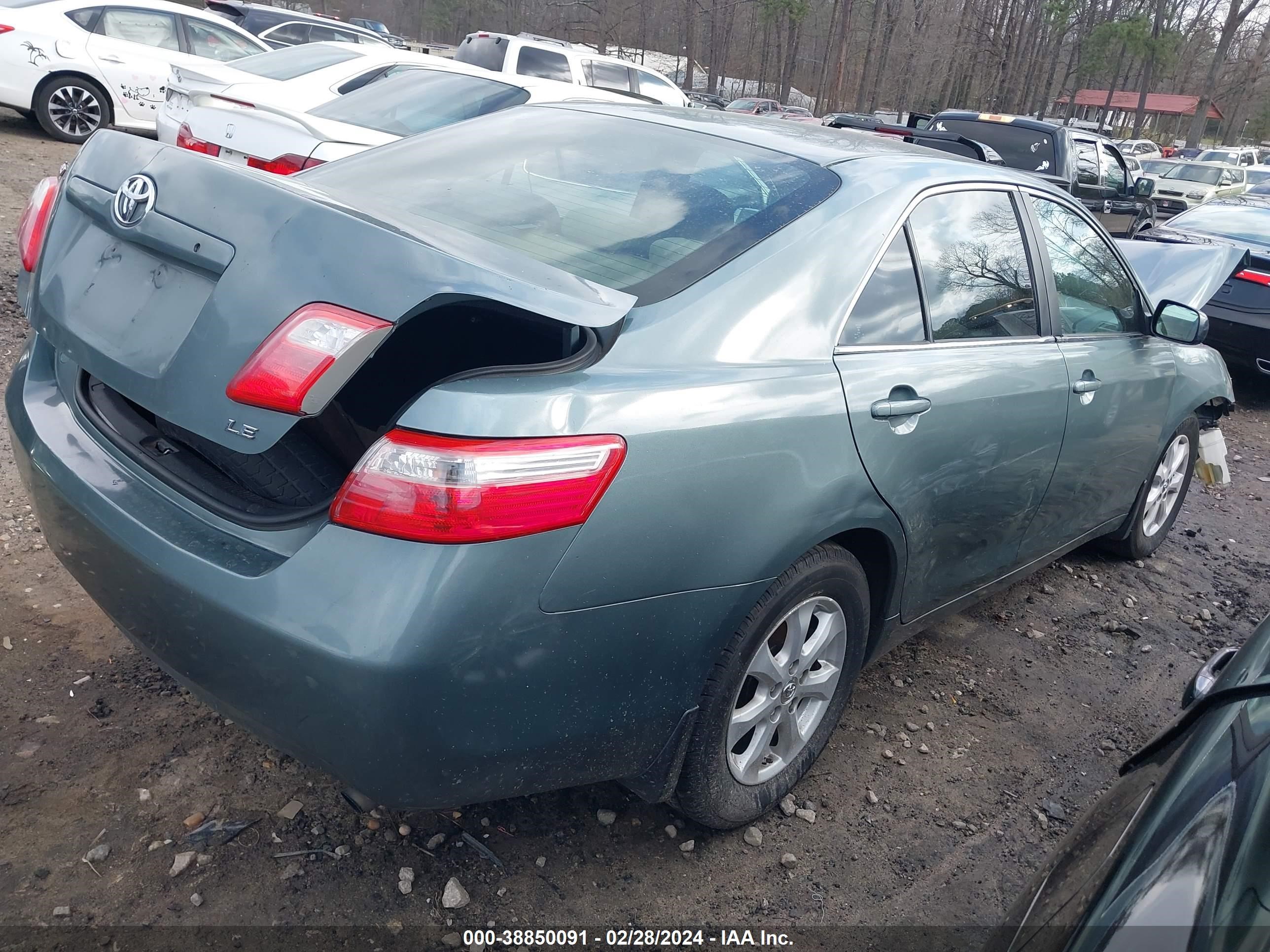 Photo 3 VIN: 4T1BE46K09U863280 - TOYOTA CAMRY 