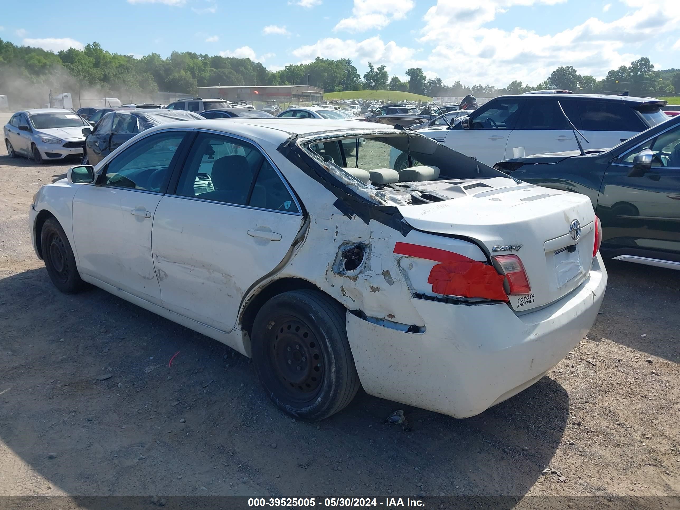 Photo 2 VIN: 4T1BE46K09U882444 - TOYOTA CAMRY 