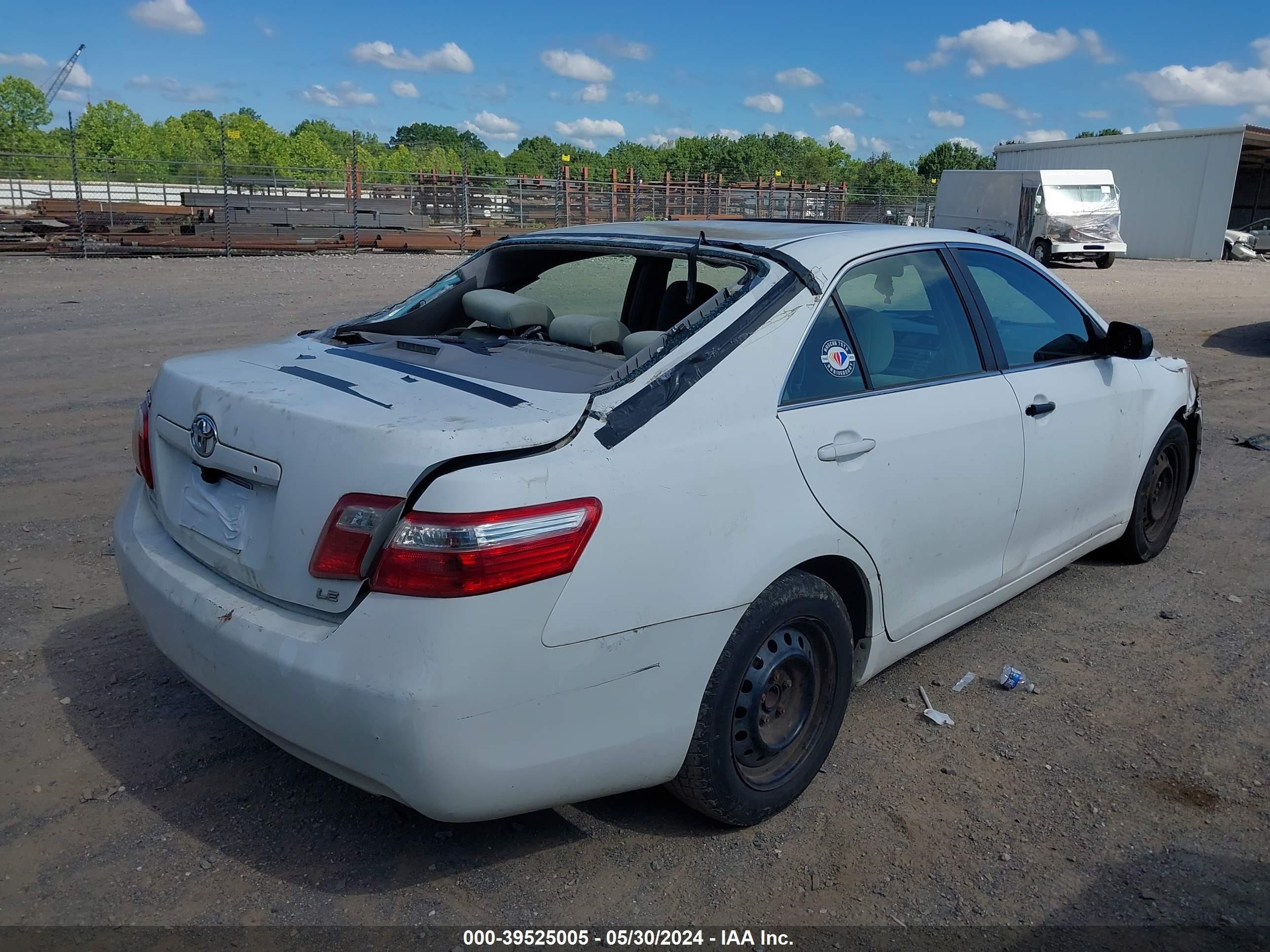 Photo 3 VIN: 4T1BE46K09U882444 - TOYOTA CAMRY 