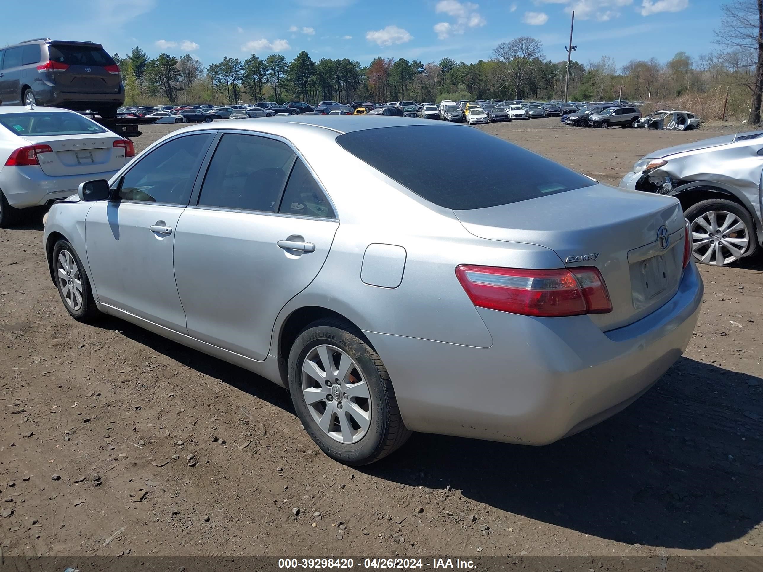 Photo 2 VIN: 4T1BE46K17U002011 - TOYOTA CAMRY 