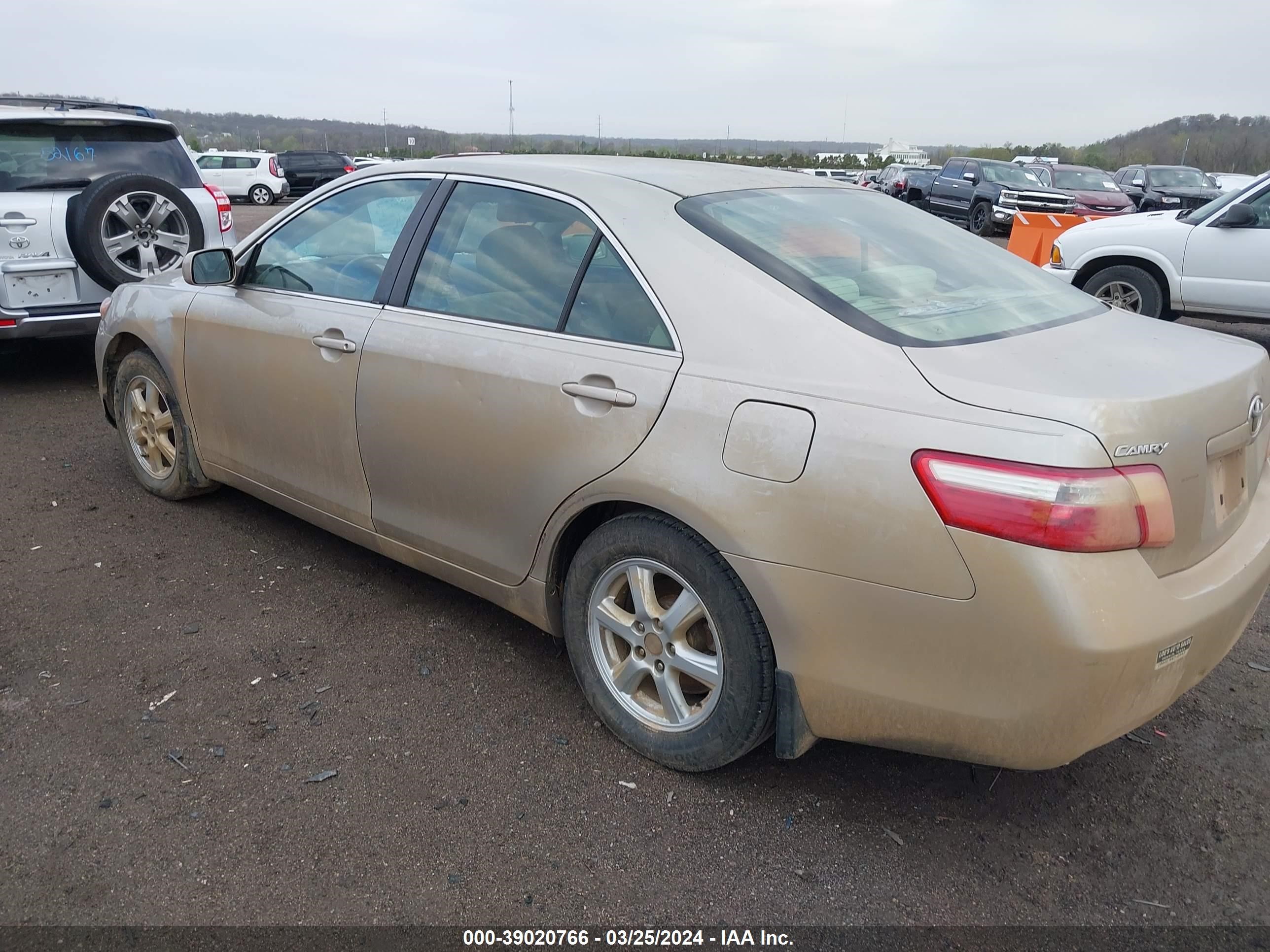 Photo 2 VIN: 4T1BE46K17U006270 - TOYOTA CAMRY 