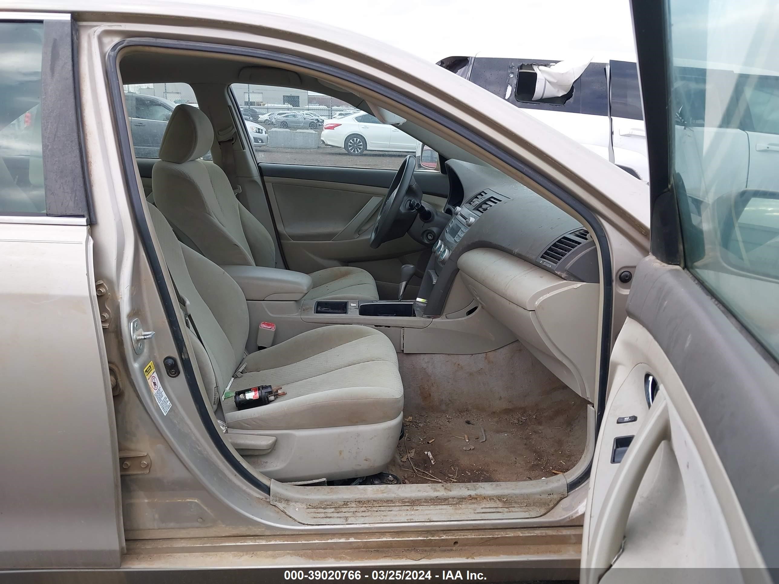 Photo 4 VIN: 4T1BE46K17U006270 - TOYOTA CAMRY 