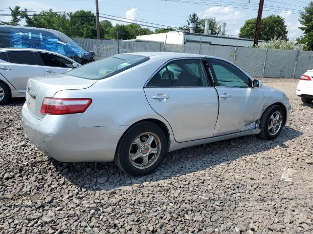 Photo 2 VIN: 4T1BE46K17U070227 - TOYOTA CAMRY CE 