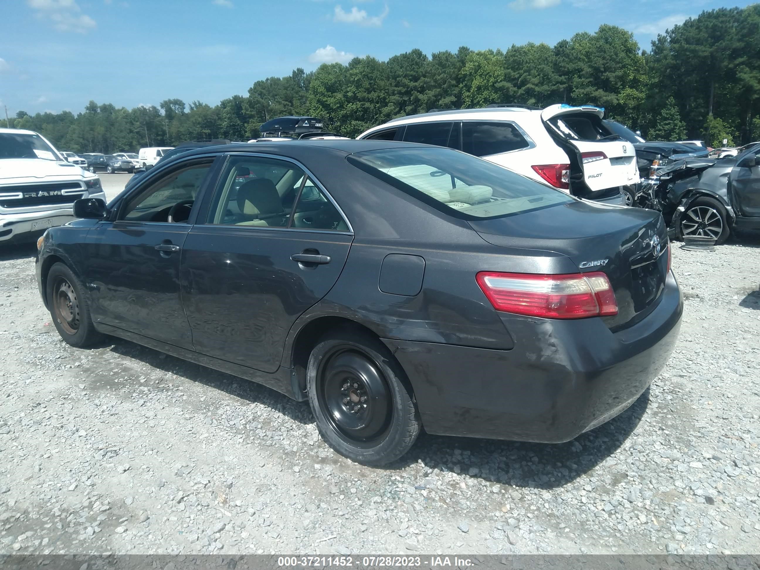 Photo 2 VIN: 4T1BE46K17U521771 - TOYOTA CAMRY 