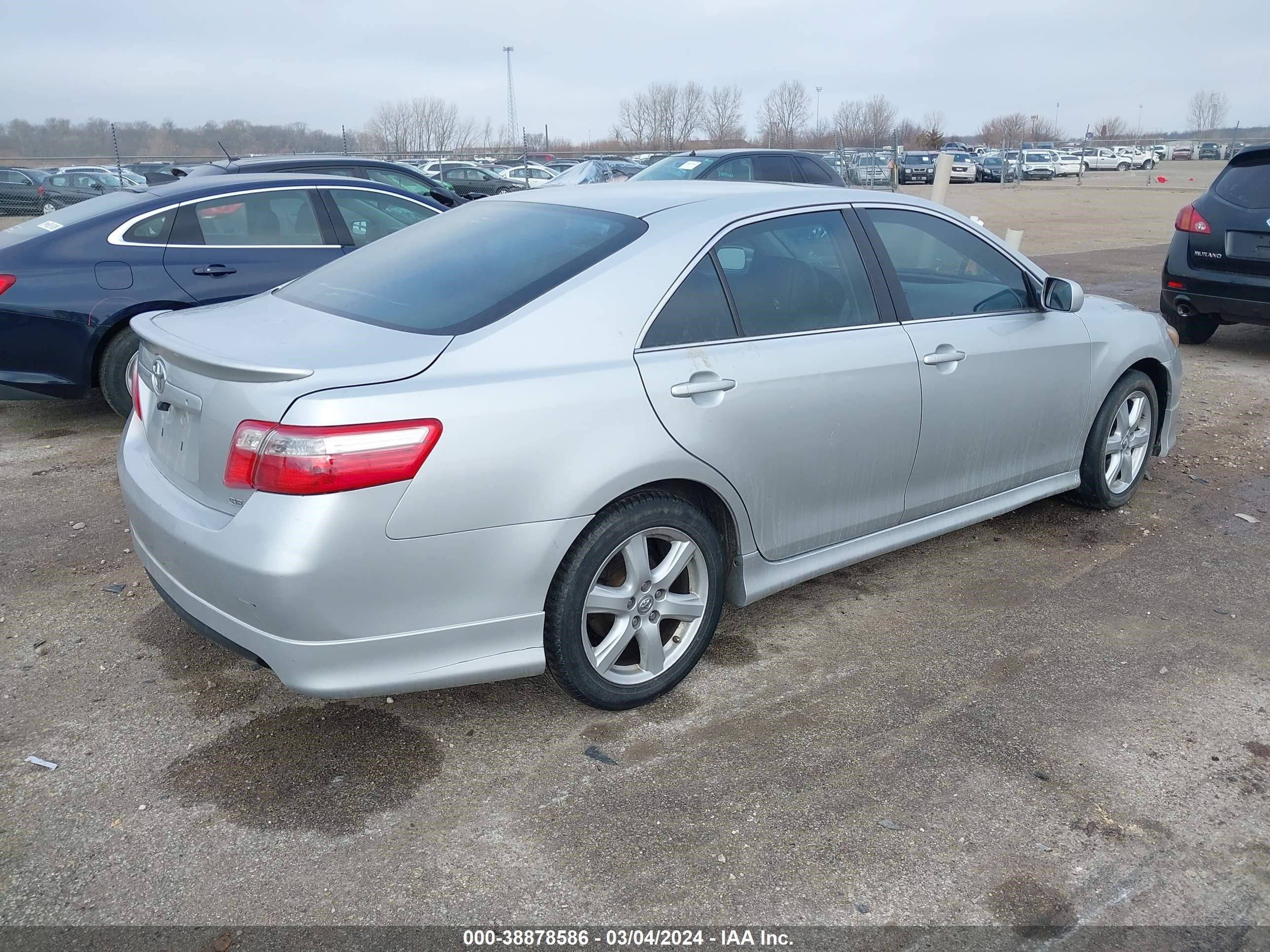 Photo 3 VIN: 4T1BE46K17U715927 - TOYOTA CAMRY 