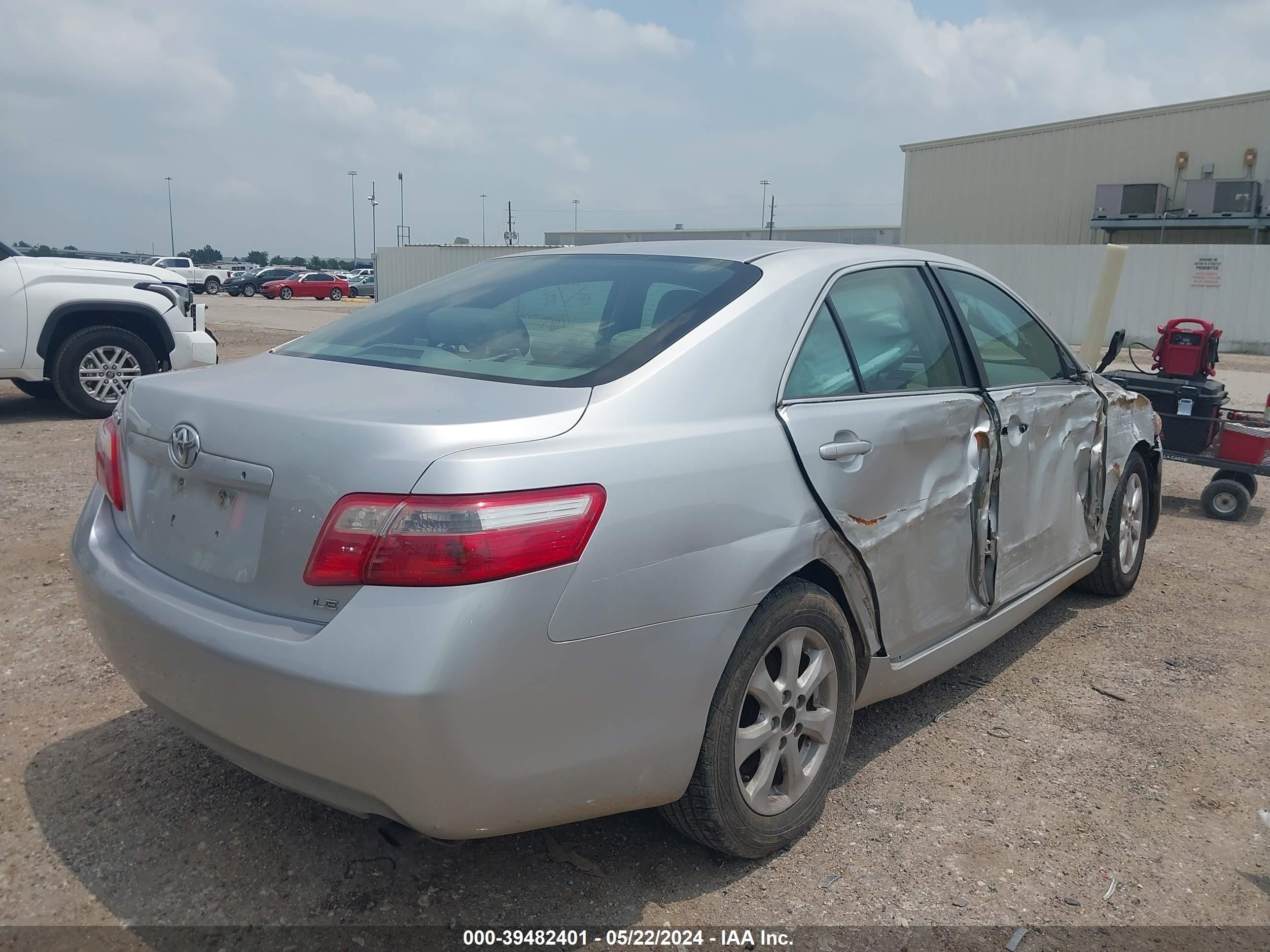 Photo 3 VIN: 4T1BE46K18U197920 - TOYOTA CAMRY 