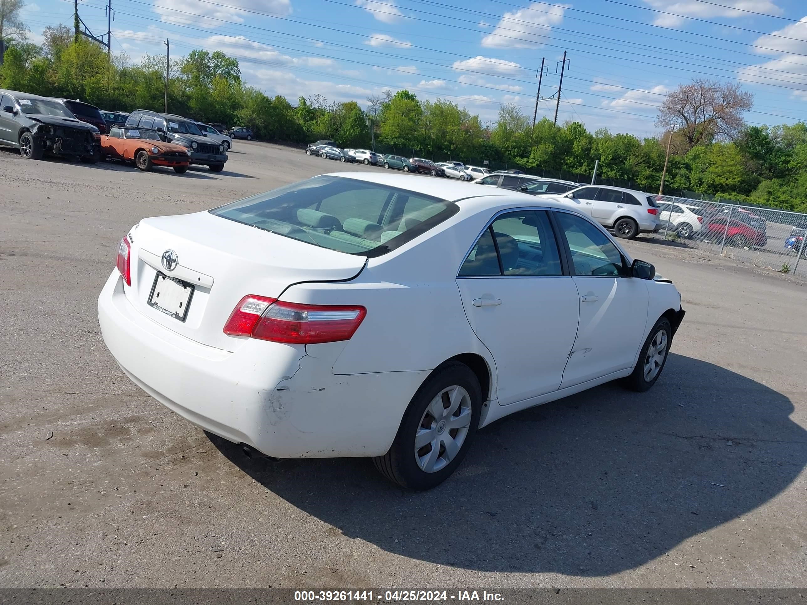 Photo 3 VIN: 4T1BE46K18U776776 - TOYOTA CAMRY 