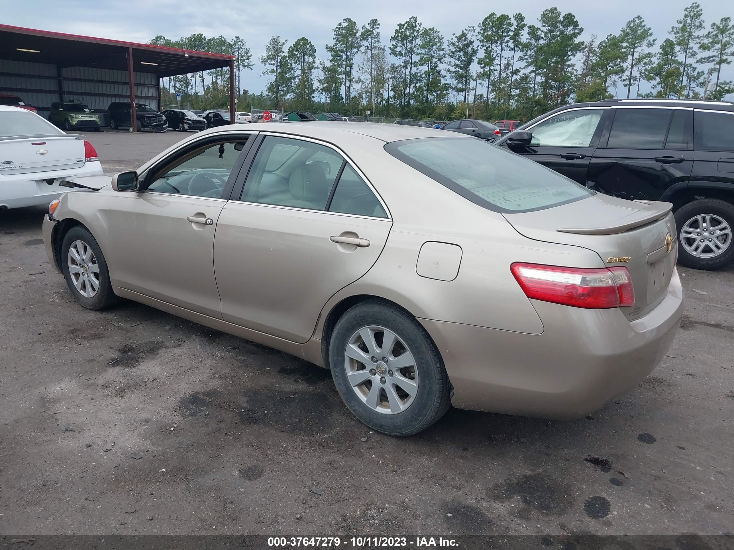 Photo 2 VIN: 4T1BE46K18U788815 - TOYOTA CAMRY 