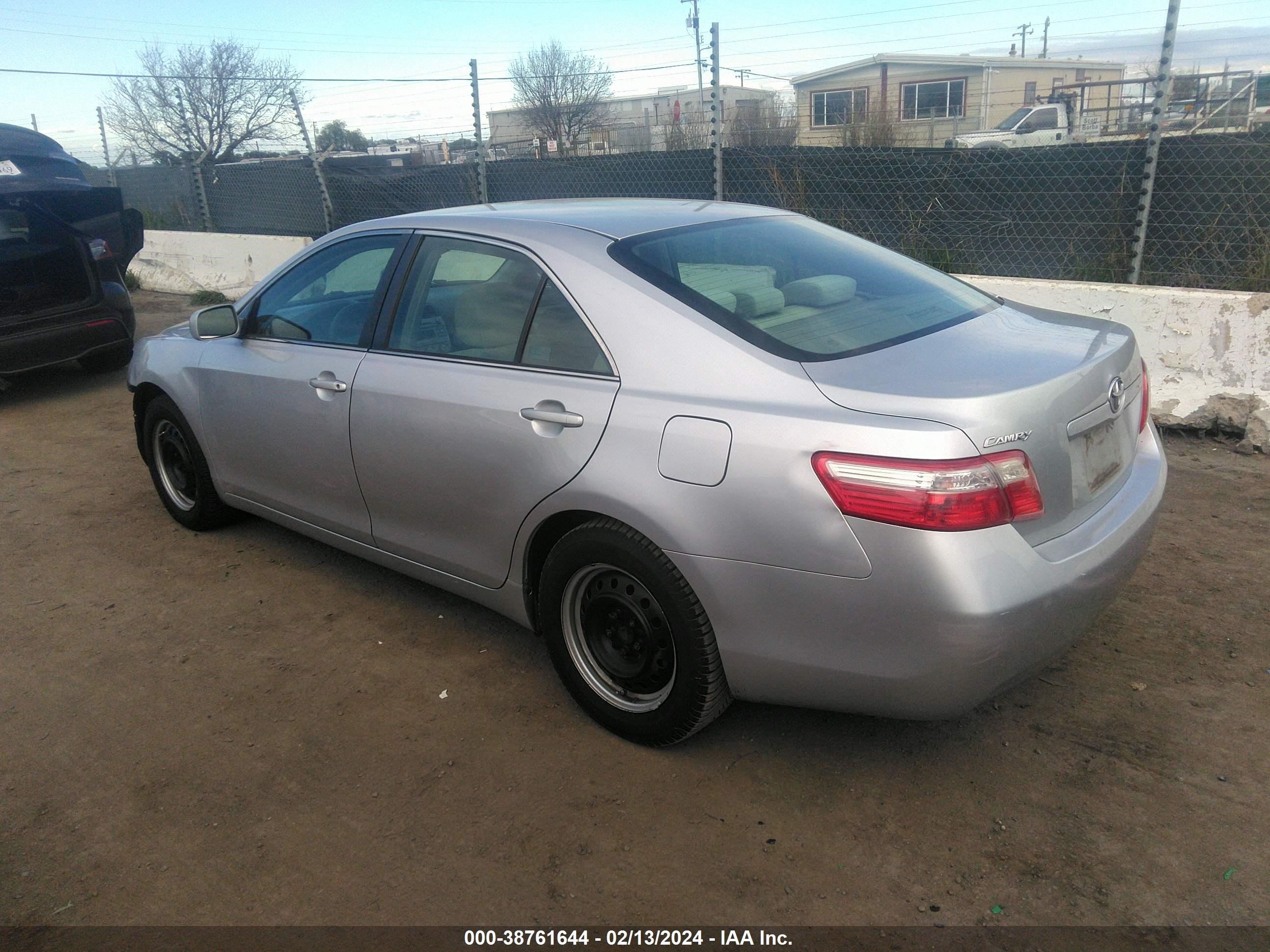 Photo 2 VIN: 4T1BE46K19U409796 - TOYOTA CAMRY 