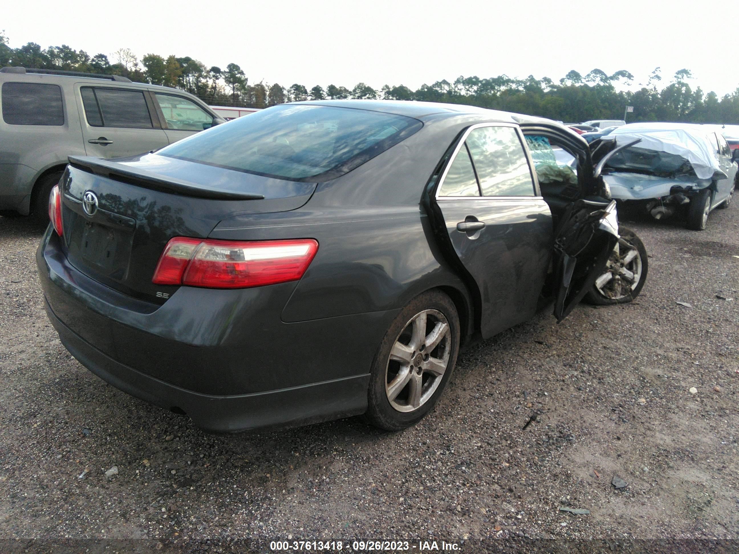 Photo 3 VIN: 4T1BE46K19U411385 - TOYOTA CAMRY 