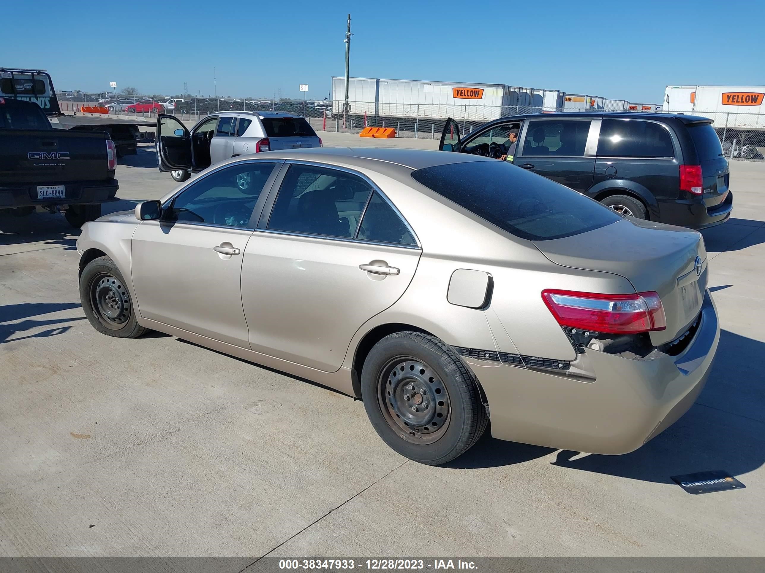 Photo 2 VIN: 4T1BE46K19U903284 - TOYOTA CAMRY 