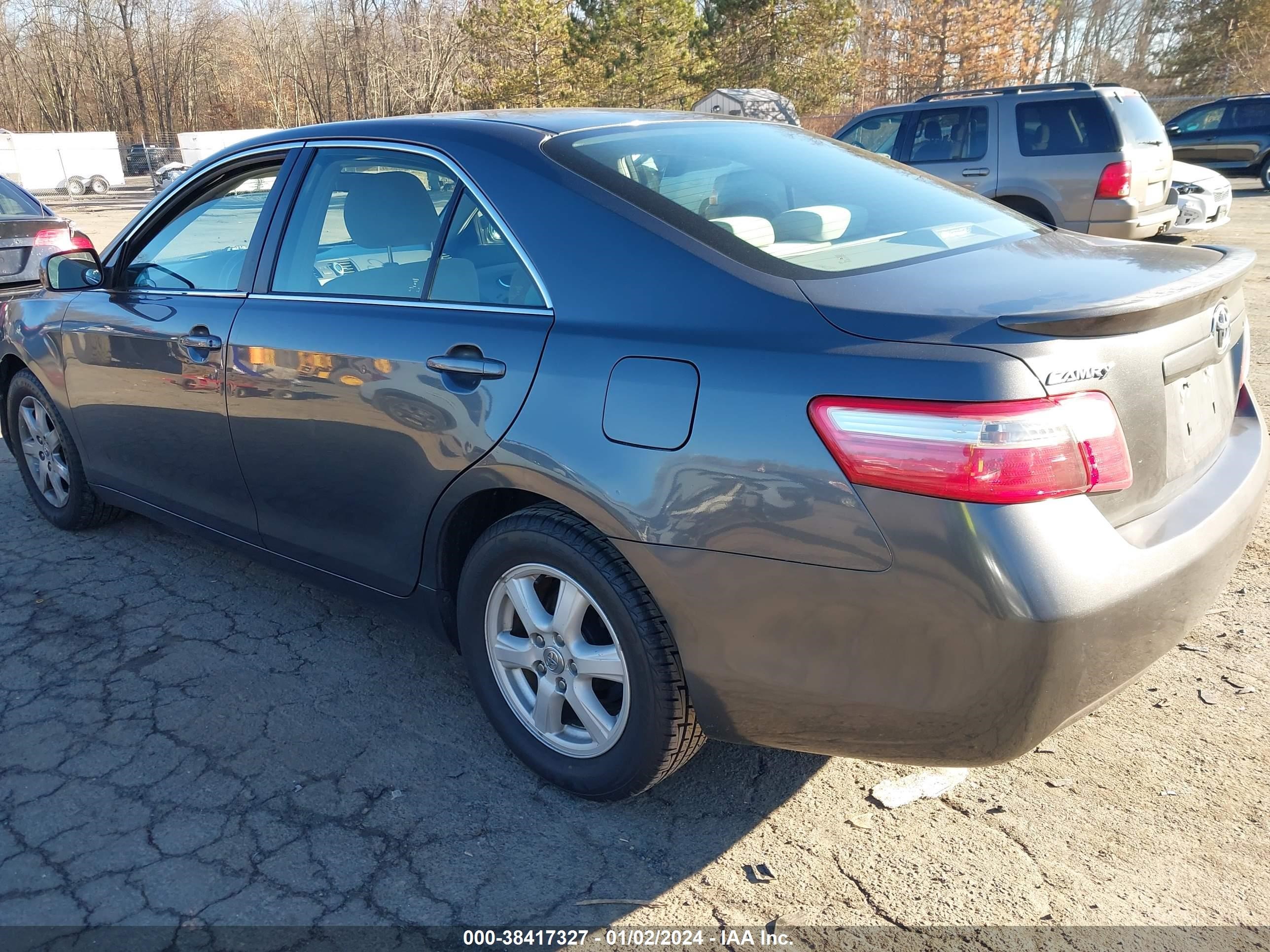 Photo 2 VIN: 4T1BE46K27U016337 - TOYOTA CAMRY 