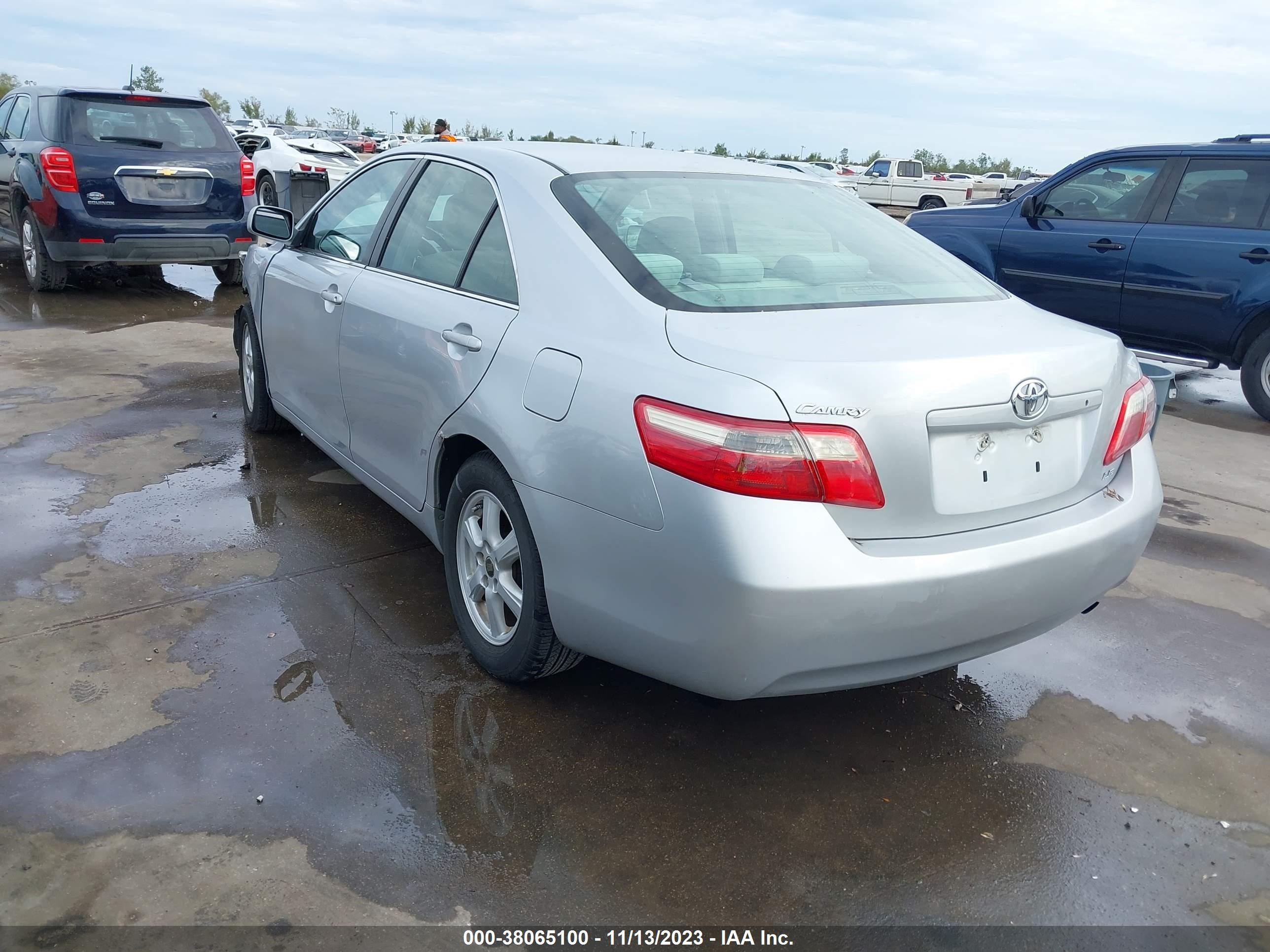 Photo 2 VIN: 4T1BE46K27U159613 - TOYOTA CAMRY 