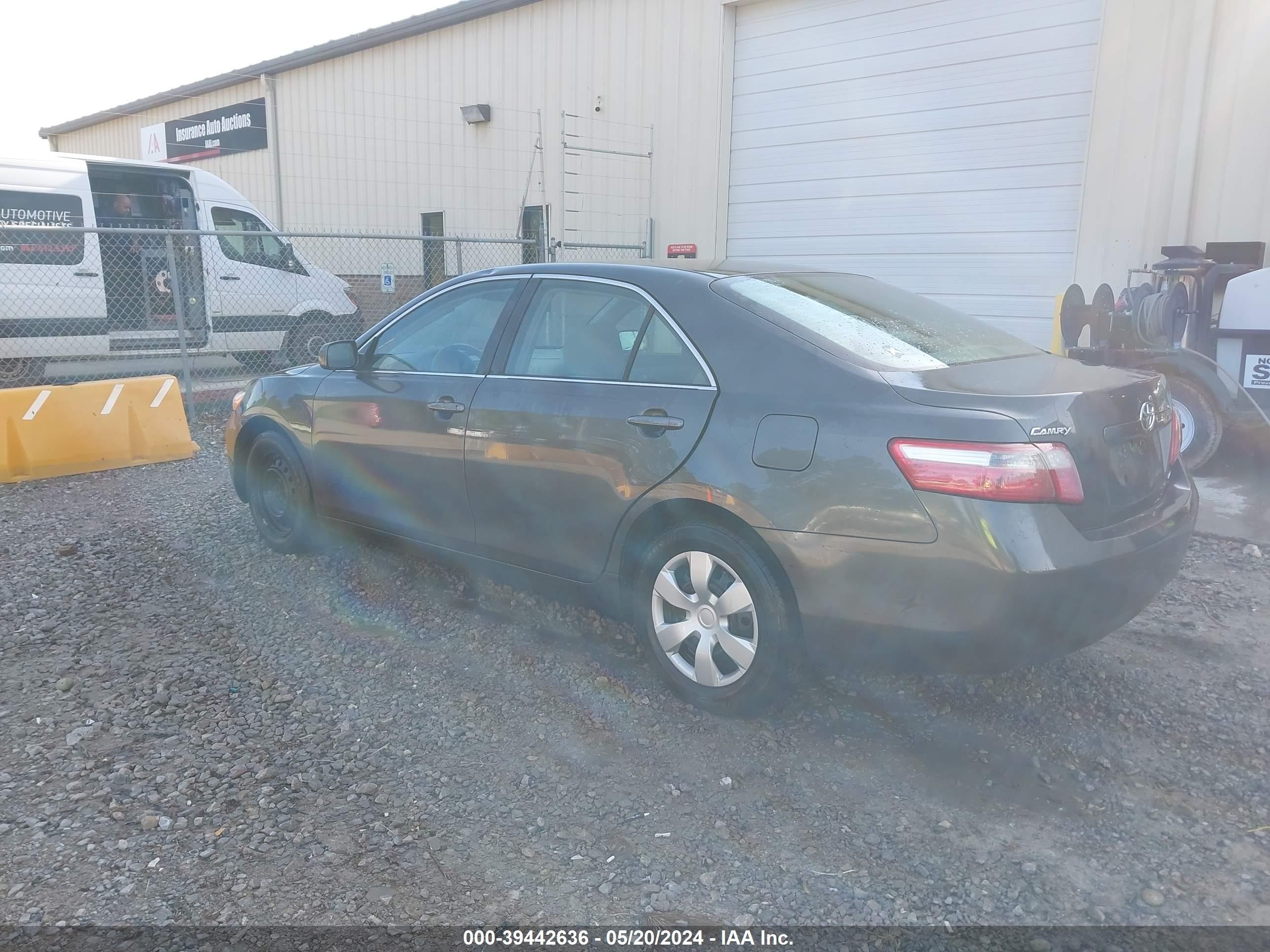 Photo 2 VIN: 4T1BE46K27U510066 - TOYOTA CAMRY 